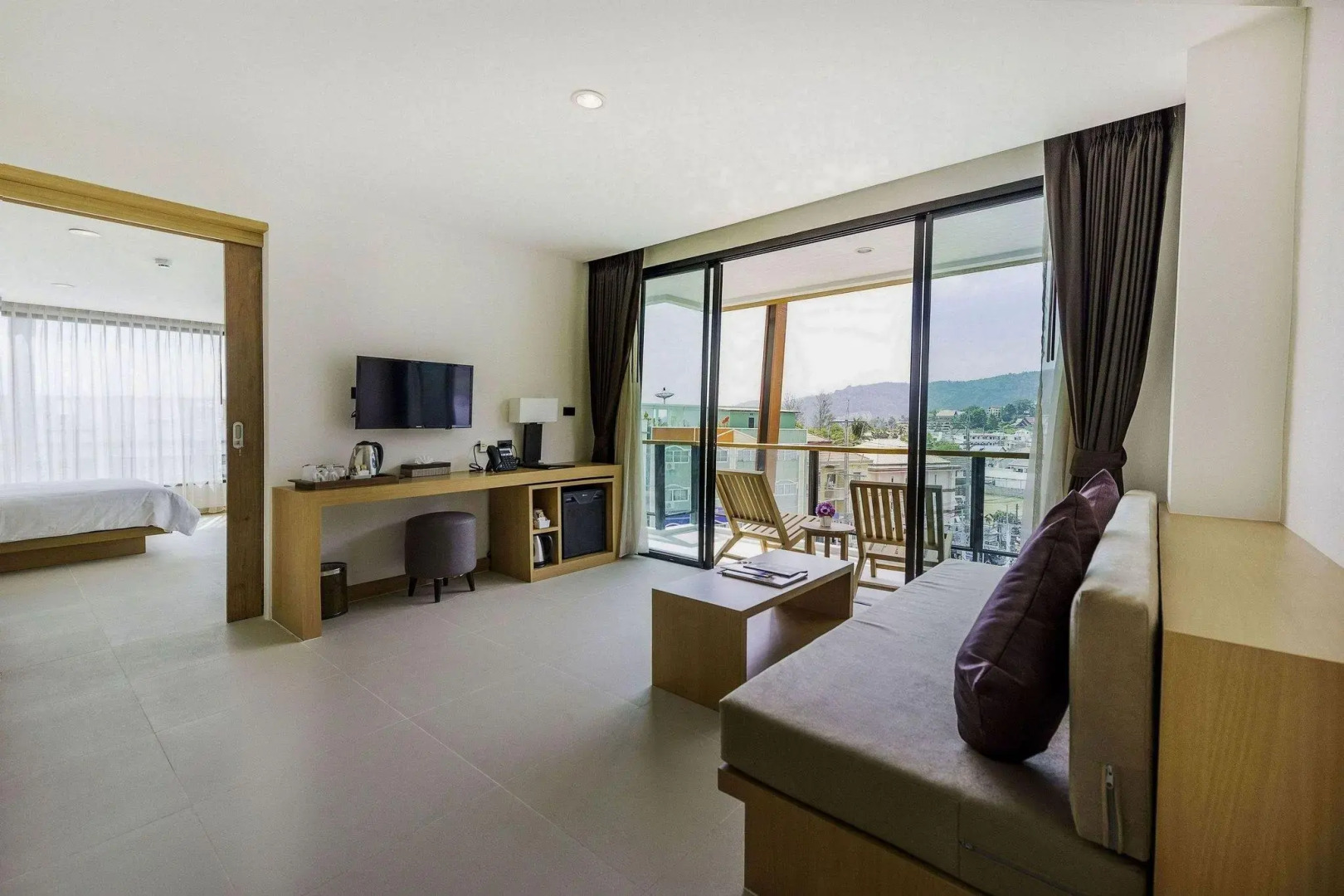 Отель The Lunar Patong