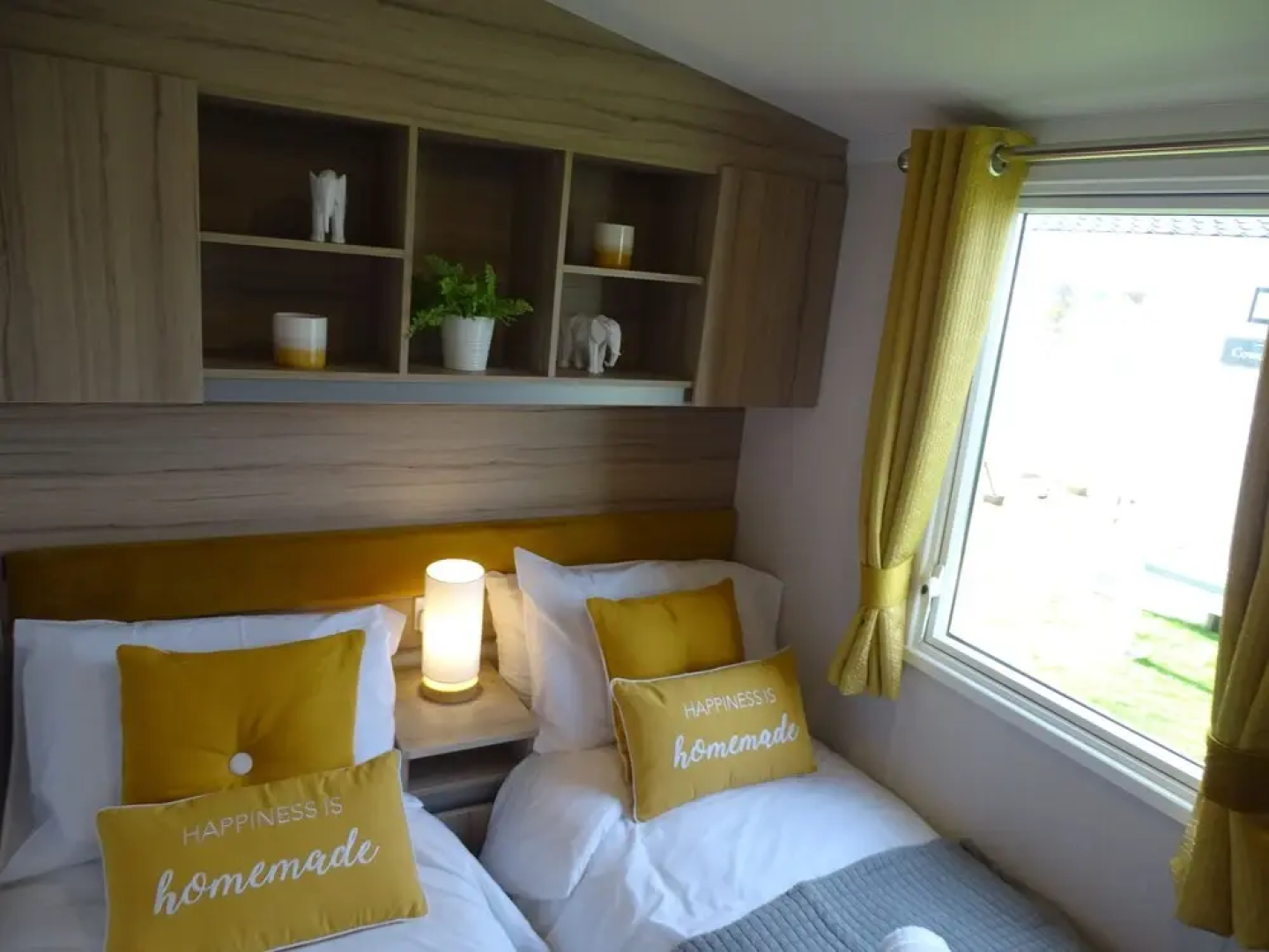 Luxury Hot Tub Retreat Caravan At Tattersall