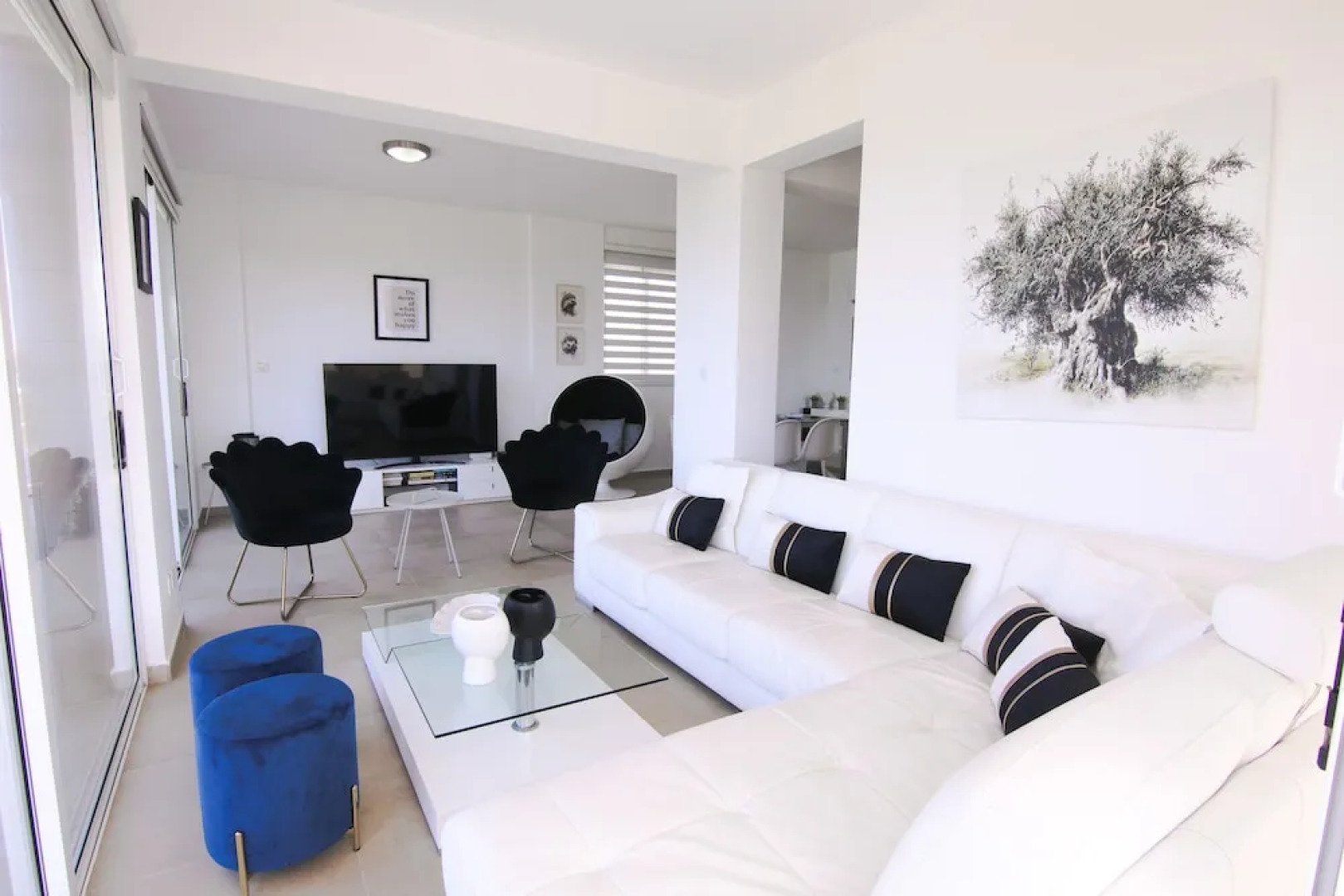 Phaedrus Living: Beachfront Villa Thalassa