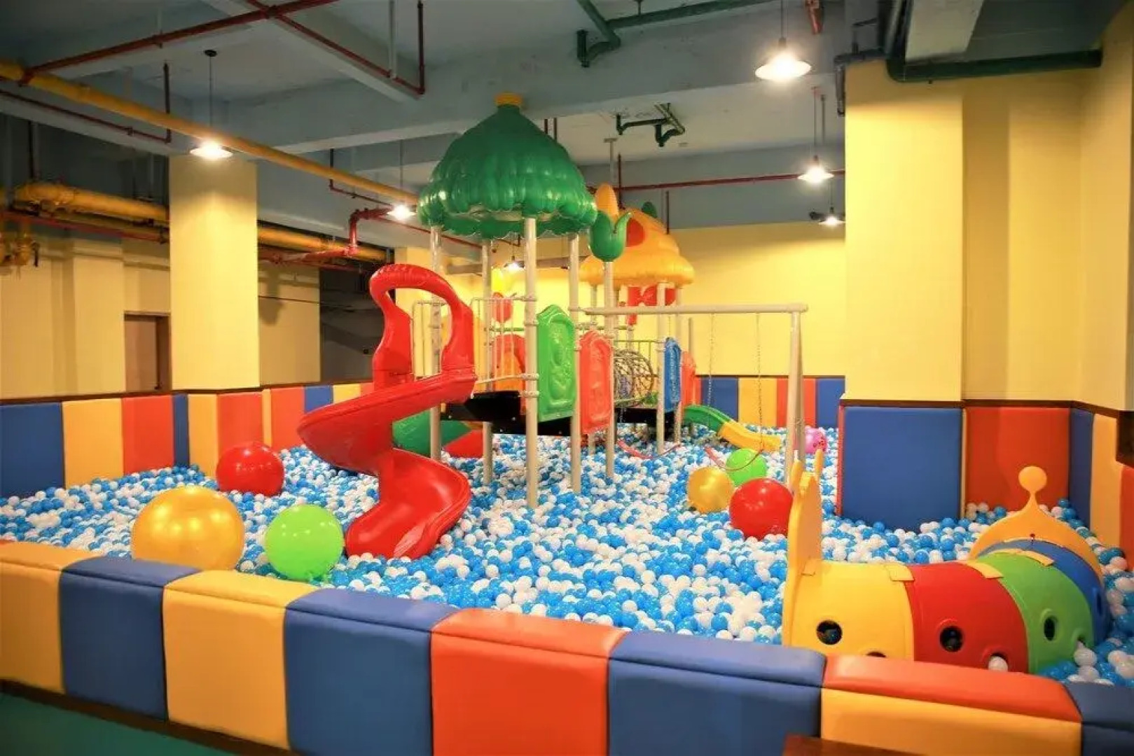 Floral Hotel Dali Luchun Garden