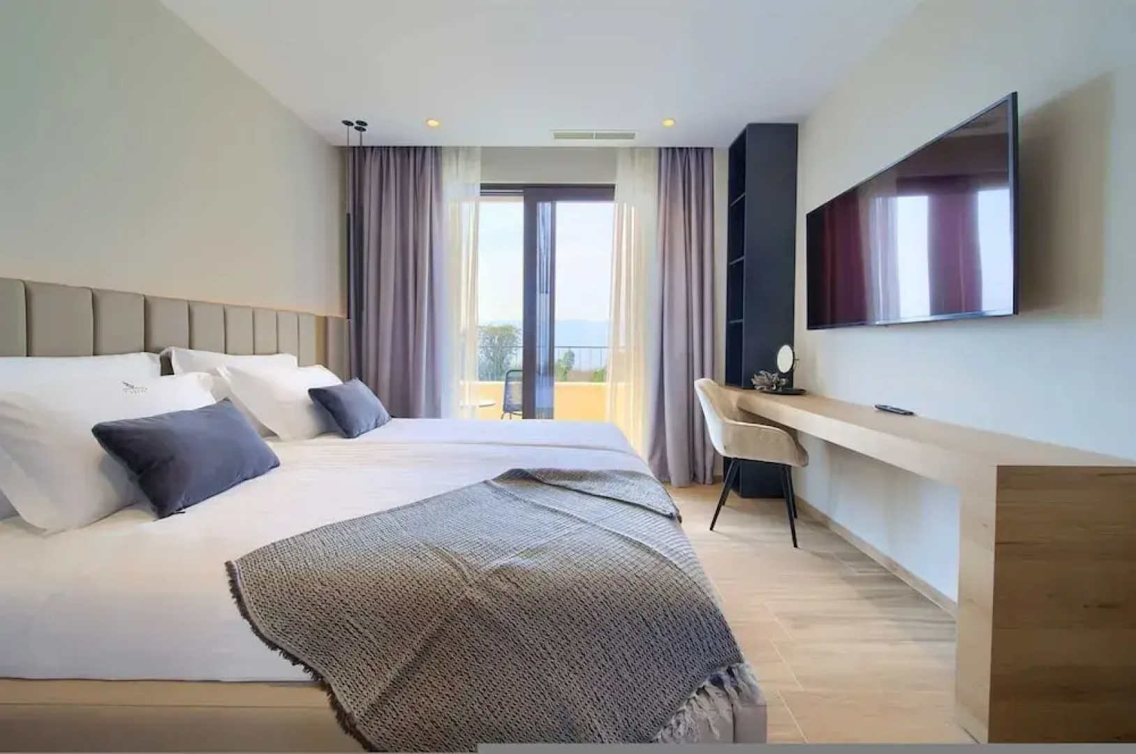 Villa Lord With Heated Pool Jacuzzi and Sauna