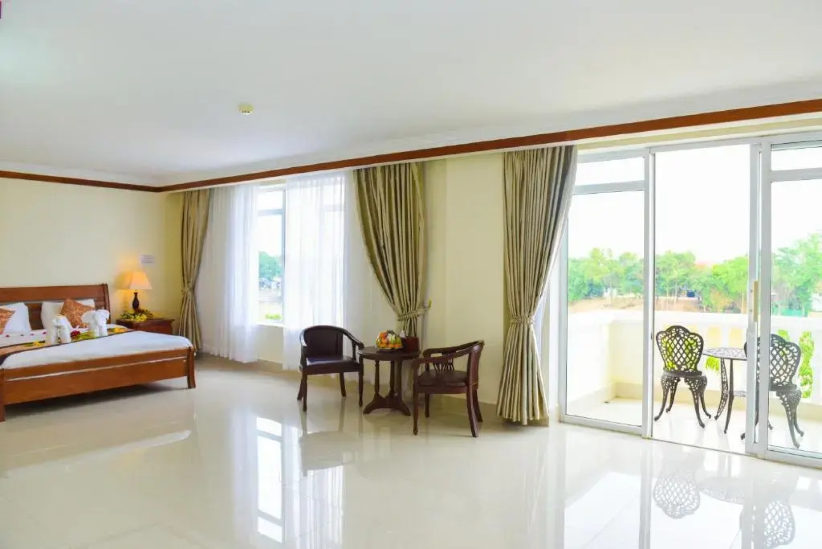 Pursat Riverside Hotel and Spa
