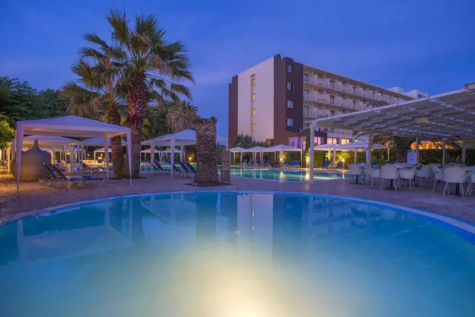 Ninos Grand Beach Resort