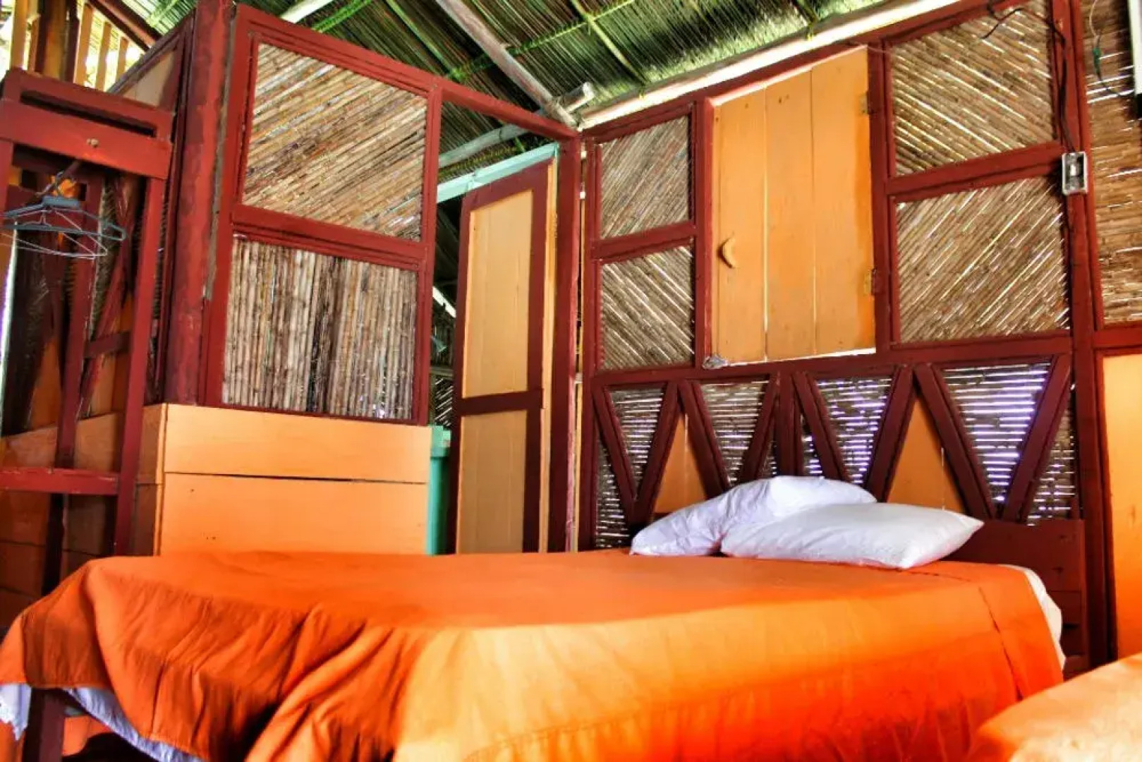 Dolphin Lodge Uaguinega