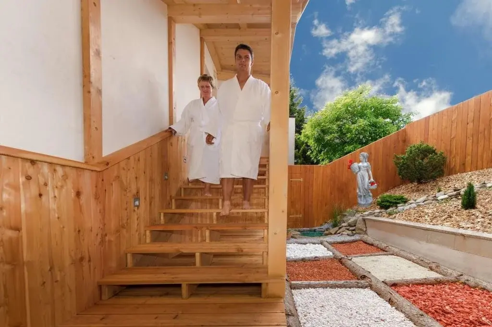 Hotel Vier - Studios & Restaurant