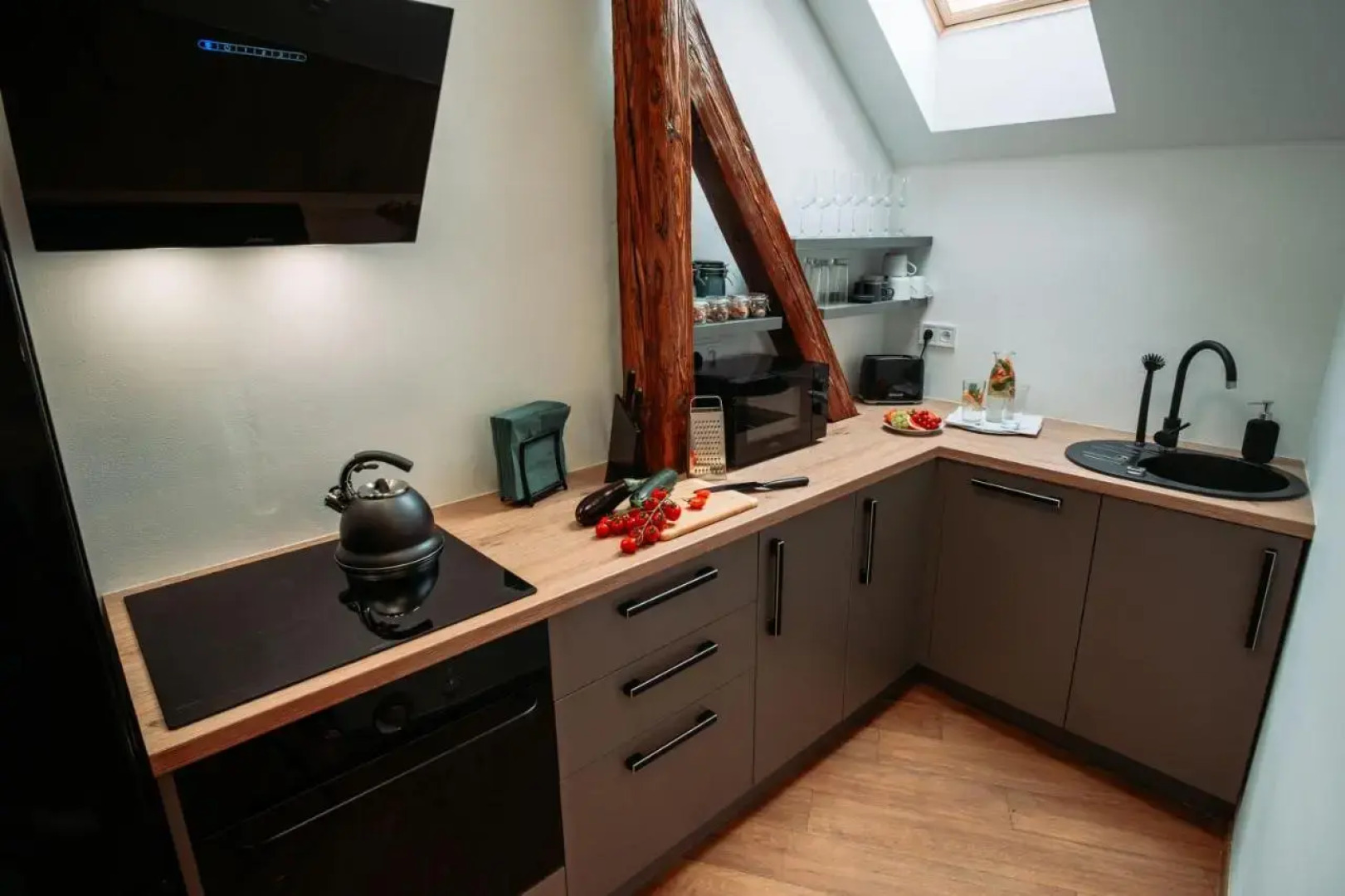 Luxury Oasis, Sauna, AC and Free Parking
