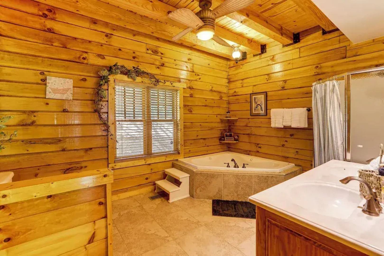 Charming Lake Hartwell Retreat w/ Game Room