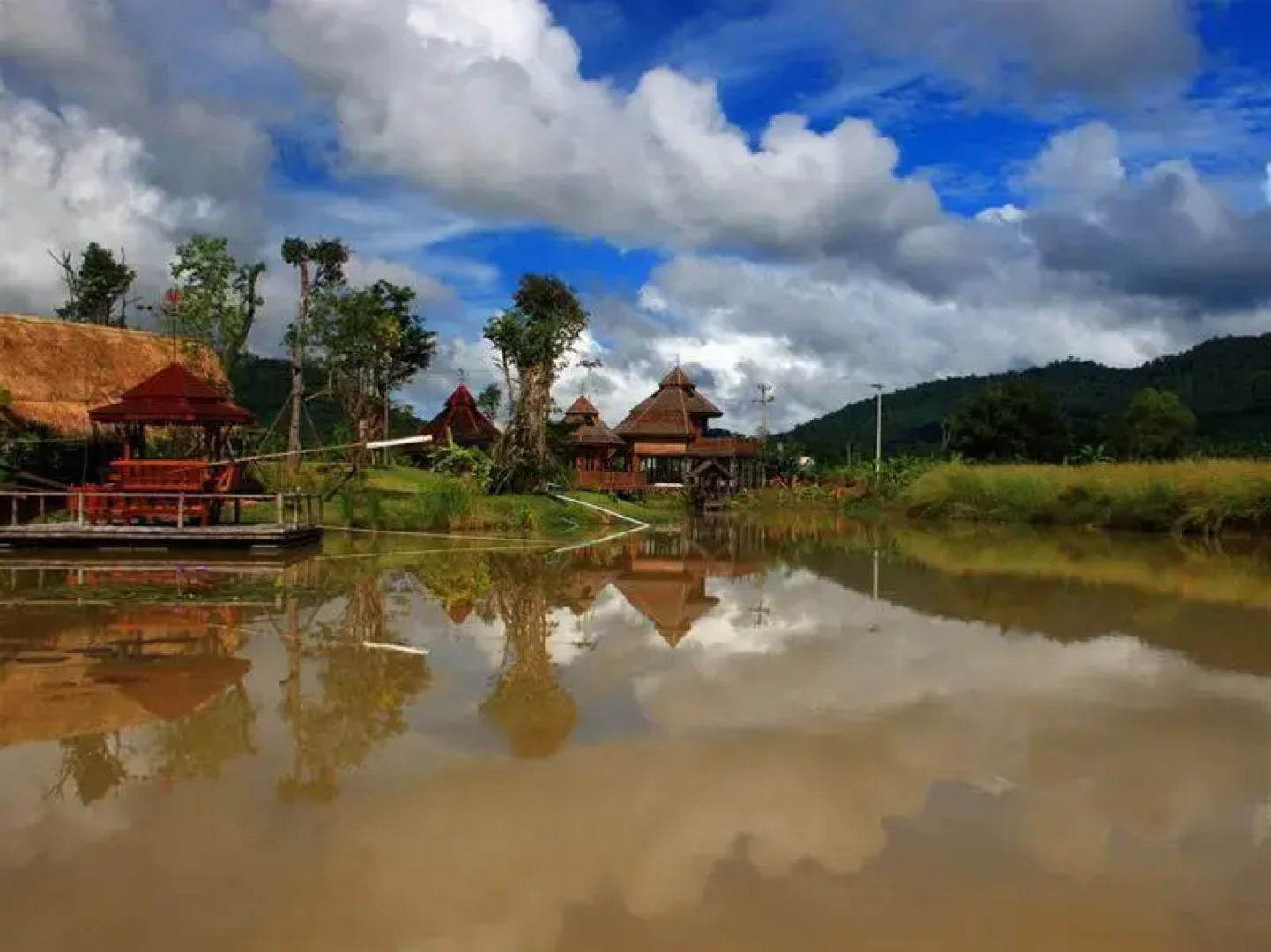 T.P. Rajchadej Place