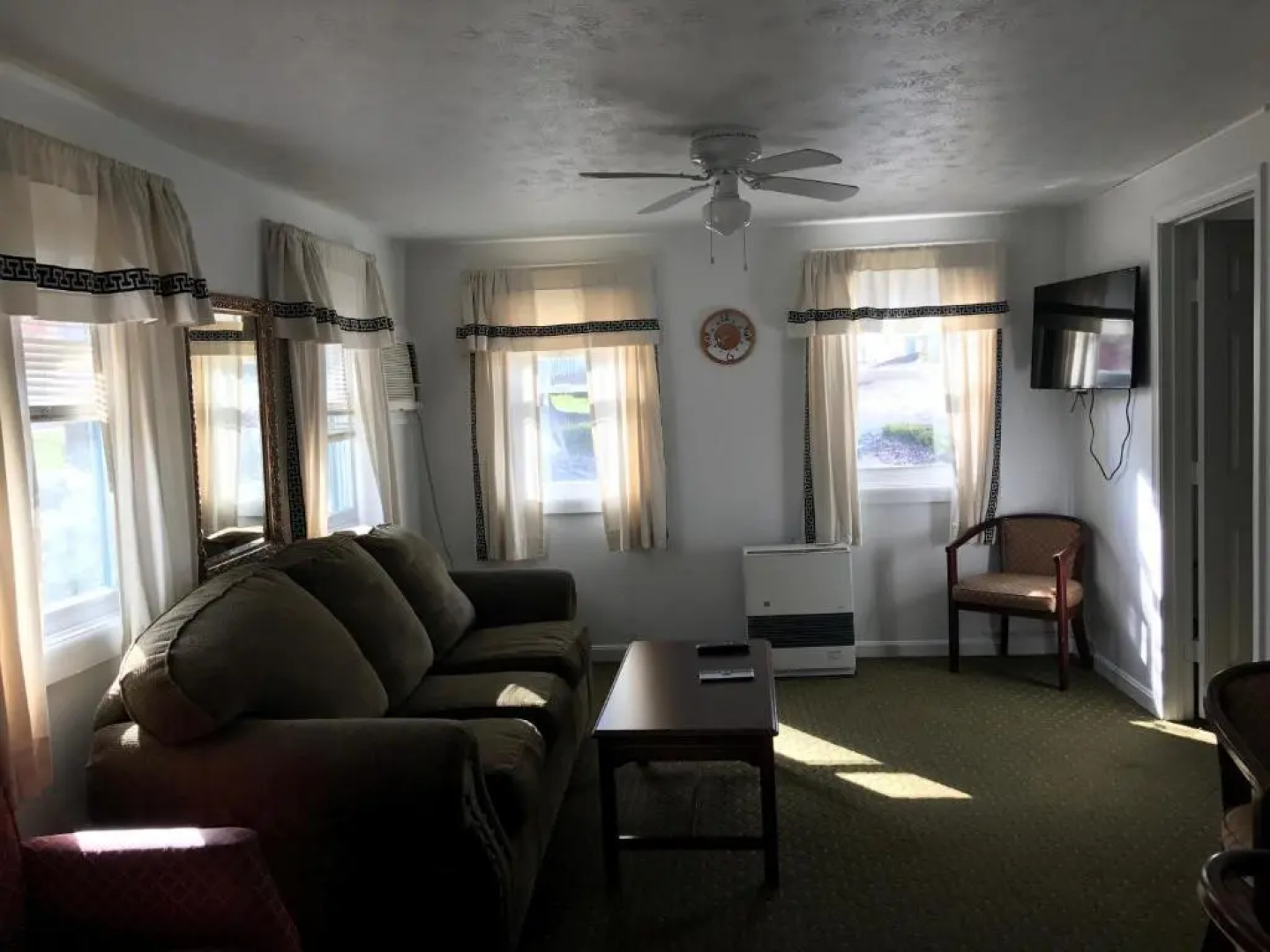 Exit 5 Motel & Cottages