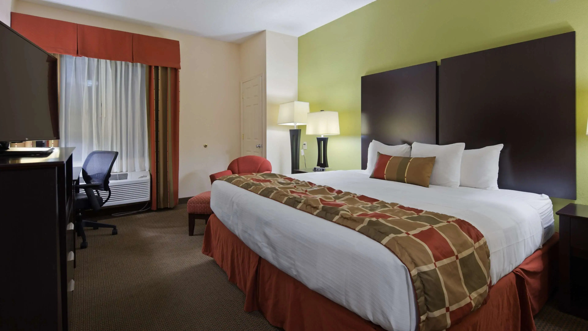 Best Western Plus Huntersville Inn & Suites Near Lake Norman