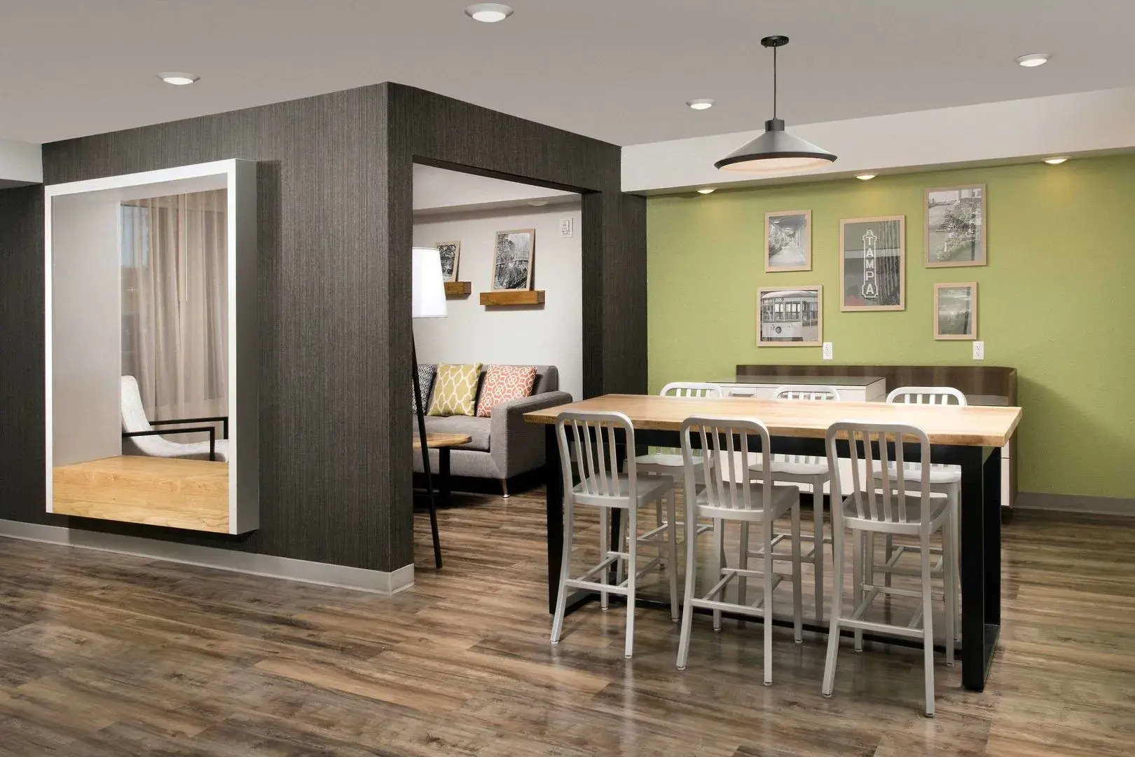 Extended Stay America Select Suites - Tampa - Northeast