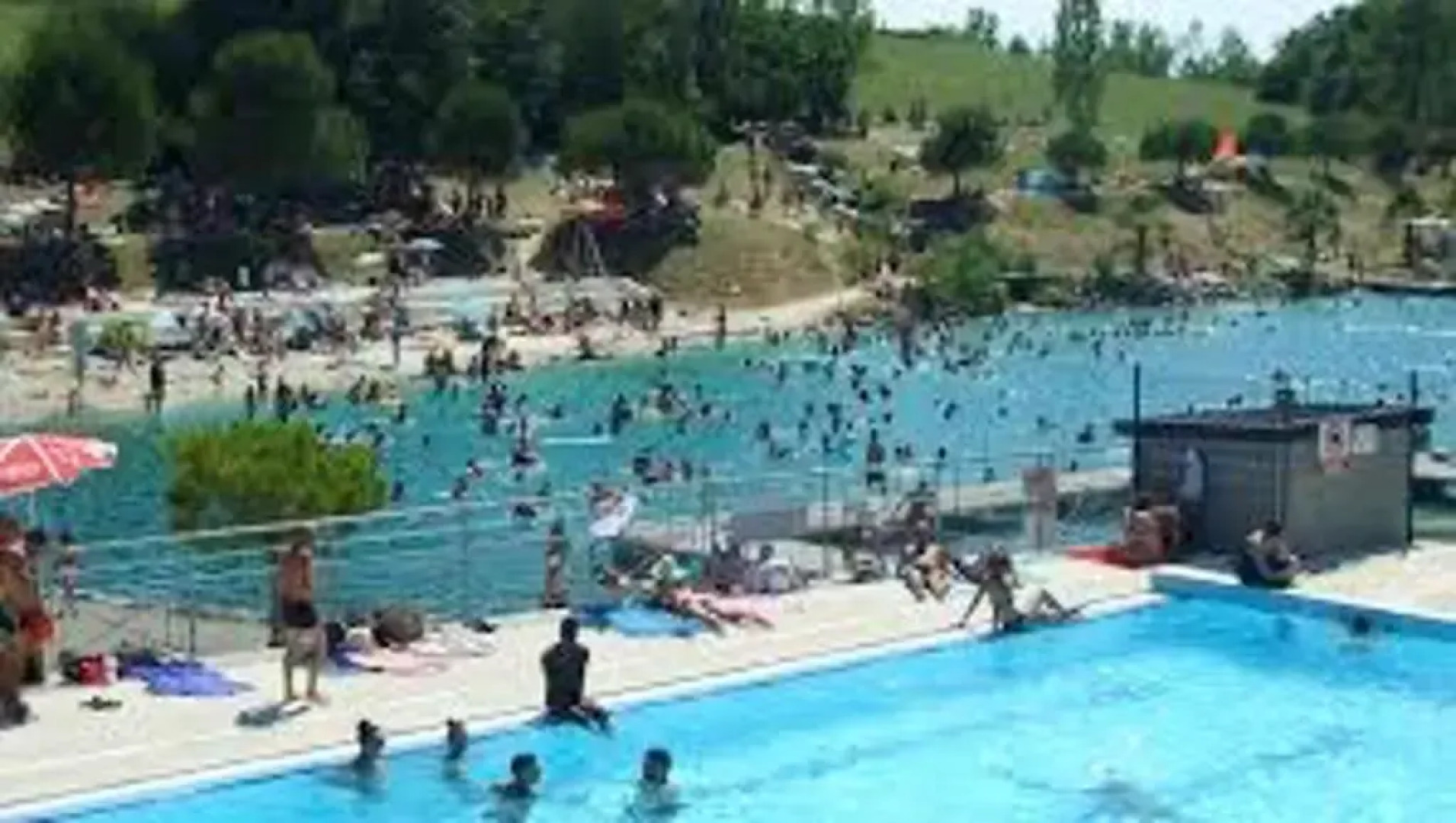 Villa With 5 Bedrooms in Montricoux, With Wonderful Lake View, Private Pool, Furnished Garden