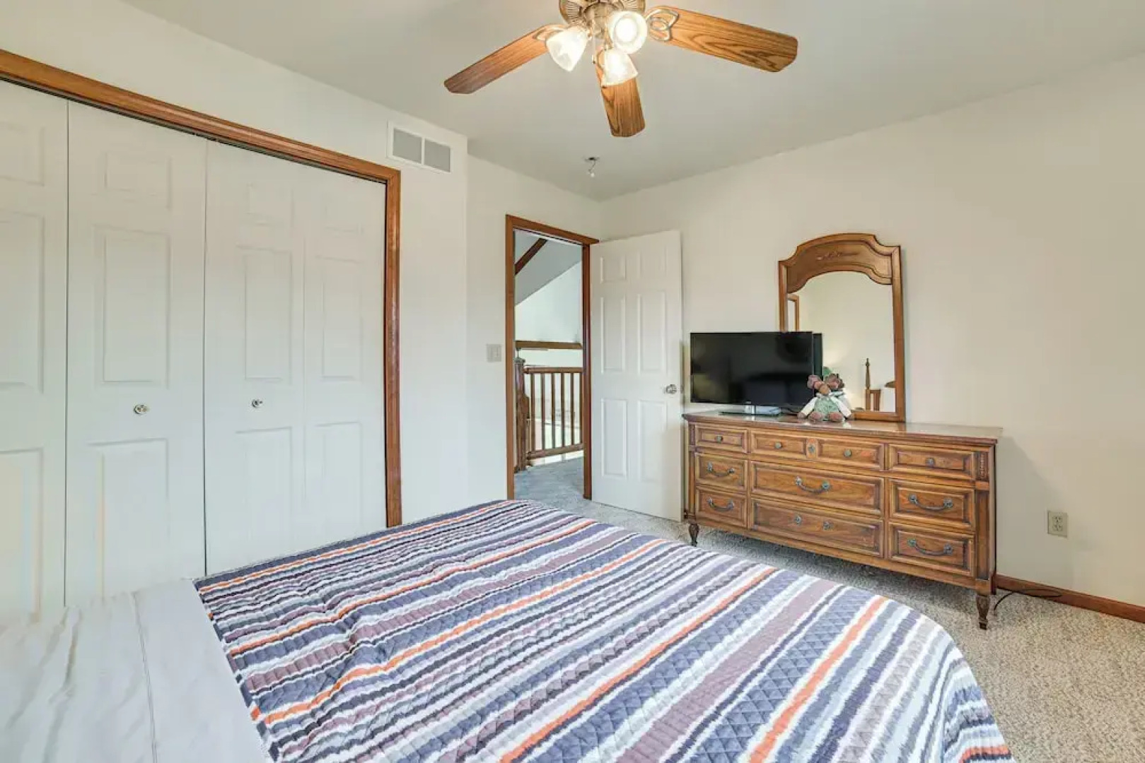 Family-friendly Houghton Lake House: Steps to Lake