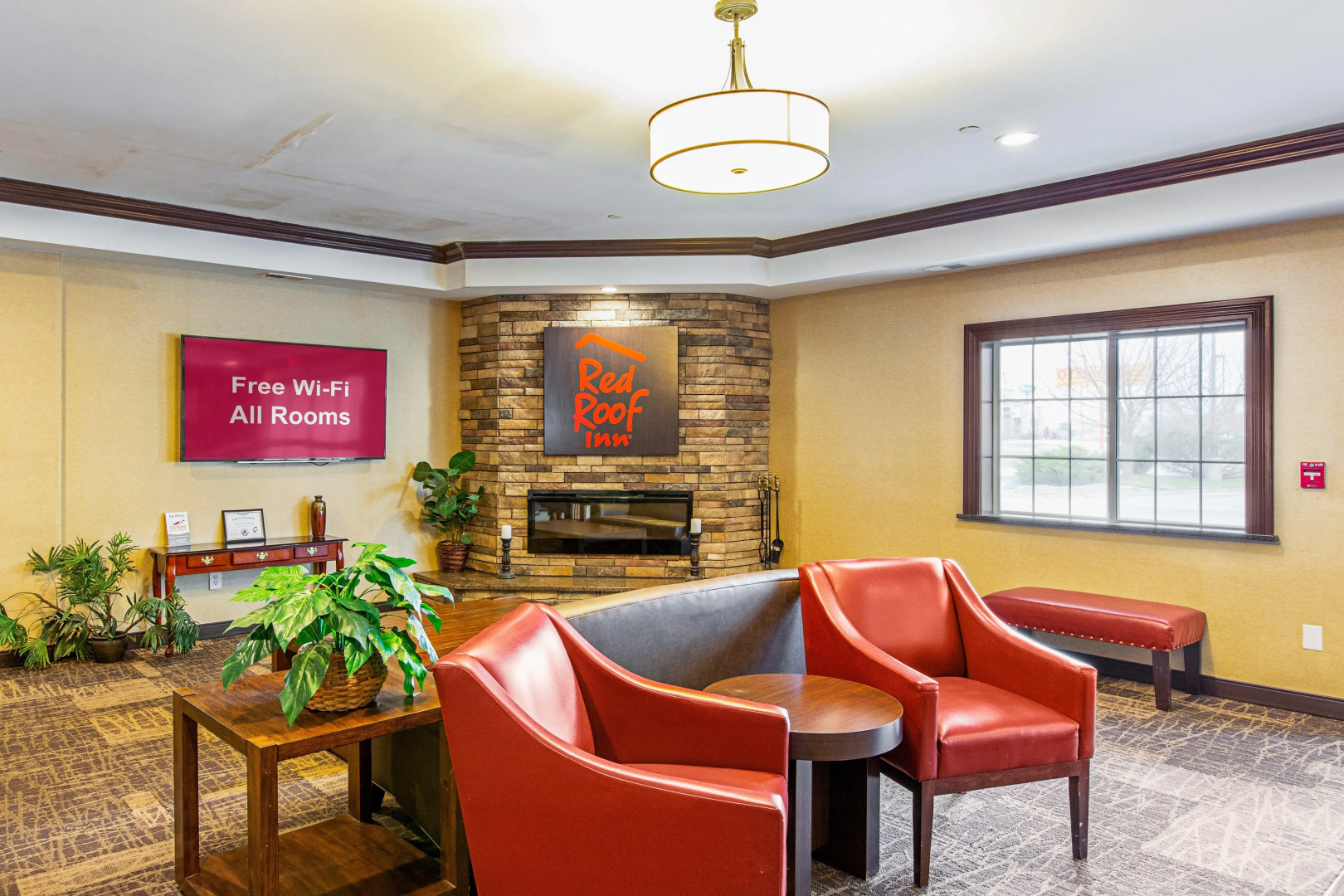 Red Roof Inn & Suites Omaha - Council Bluffs