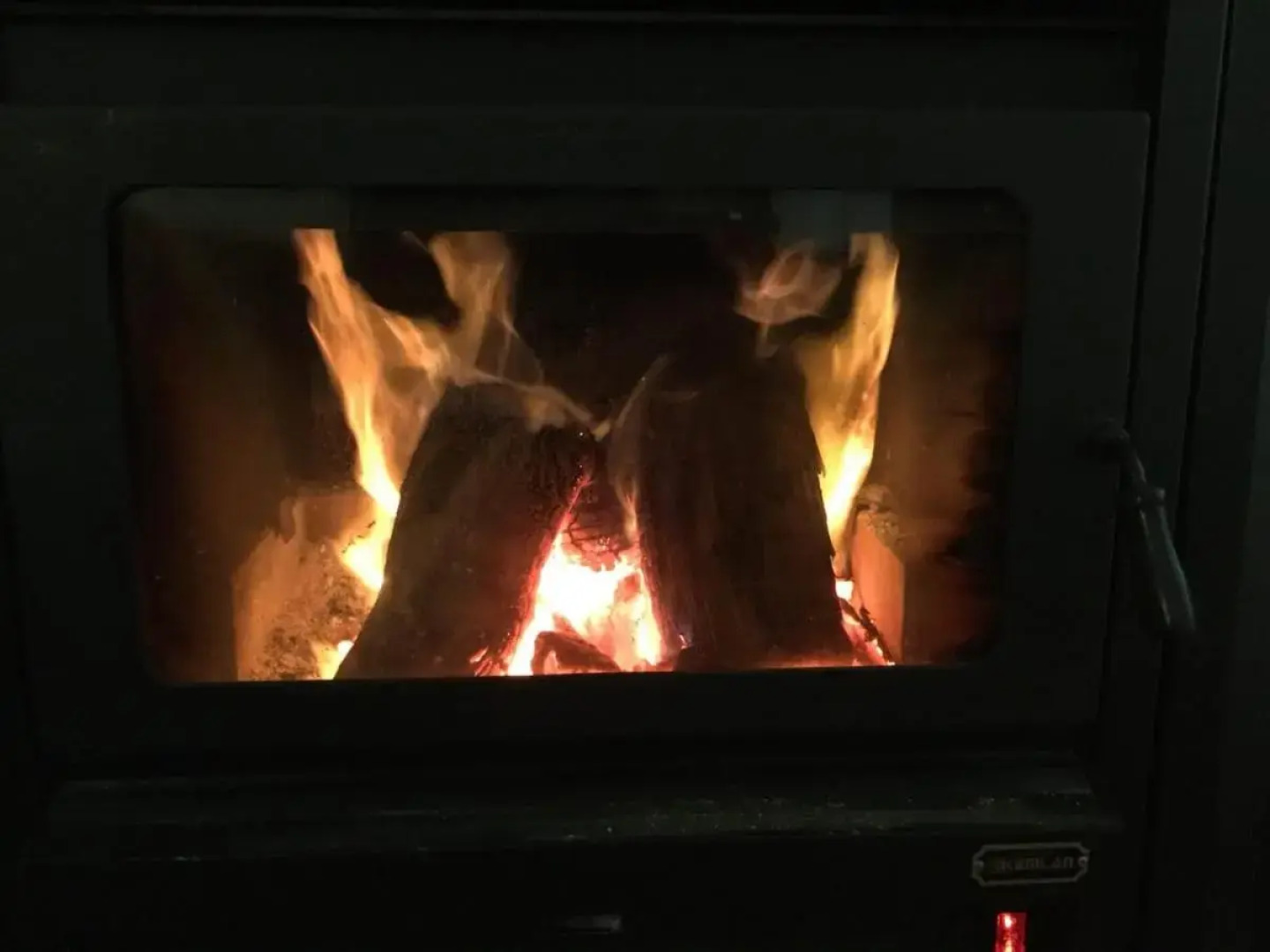 Amiens Cottage. Queenslander, charming, central.