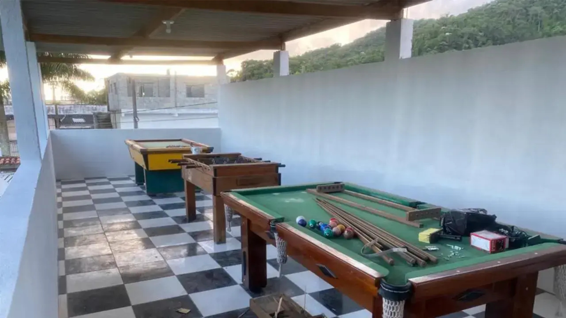 Ótima casa com piscina em Praia Grande