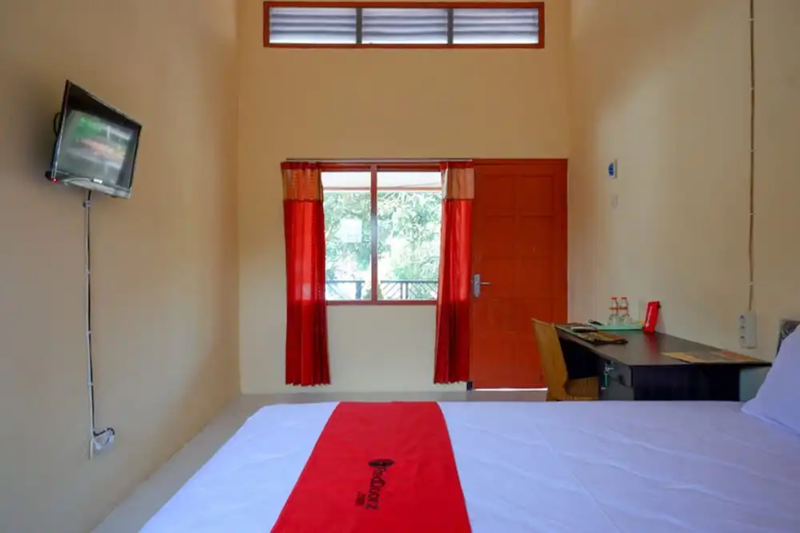 RedDoorz Syariah near Alun Alun Purwokerto