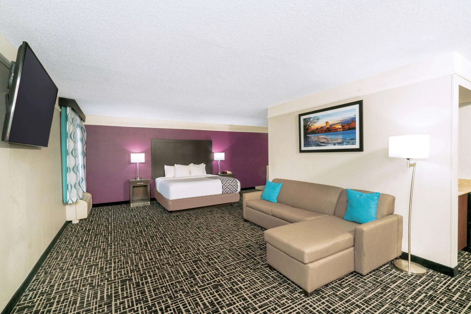 La Quinta Inn & Suites by Wyndham Latham Albany Airport
