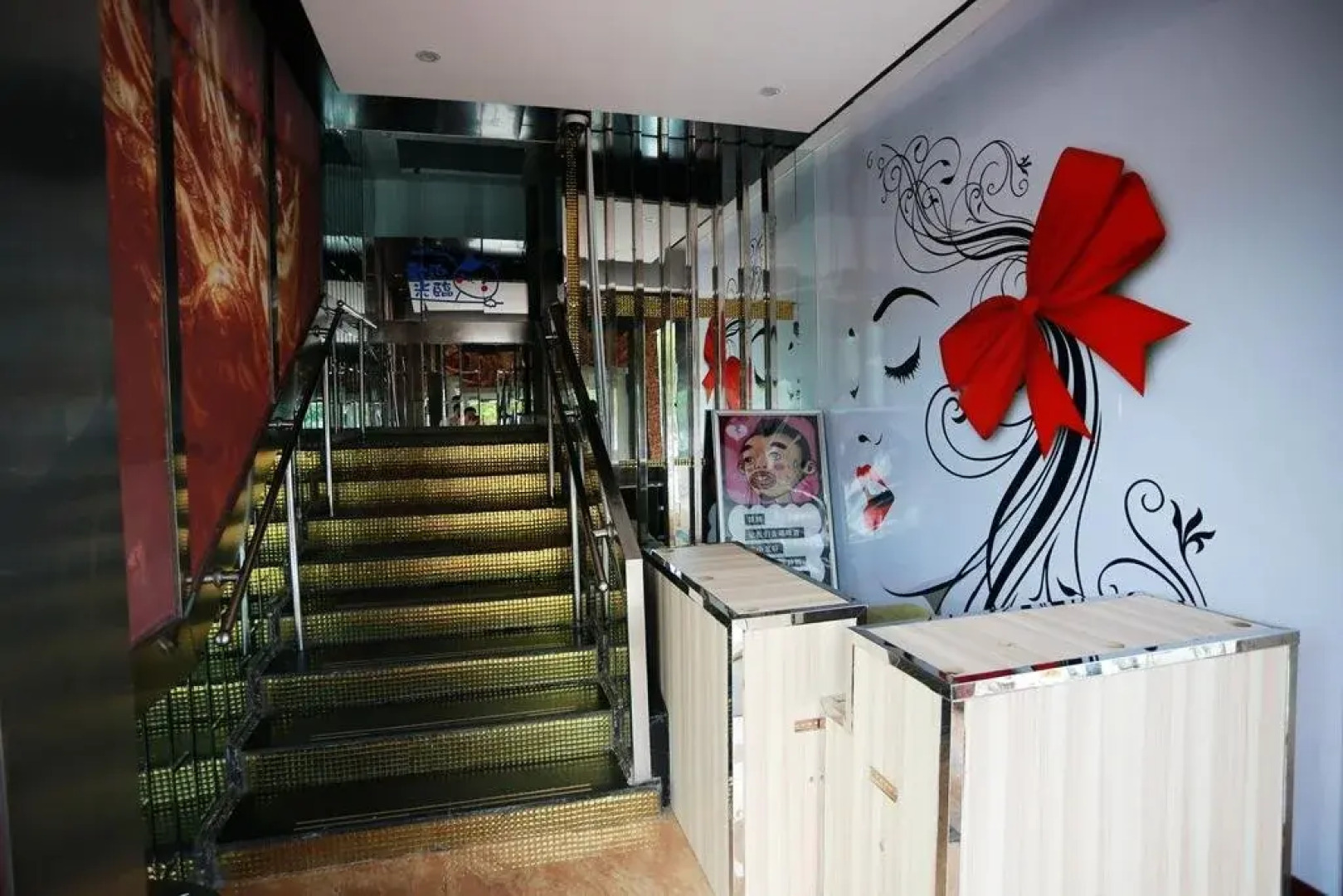 Jiayuguan City Hard Rock Hotel art theme