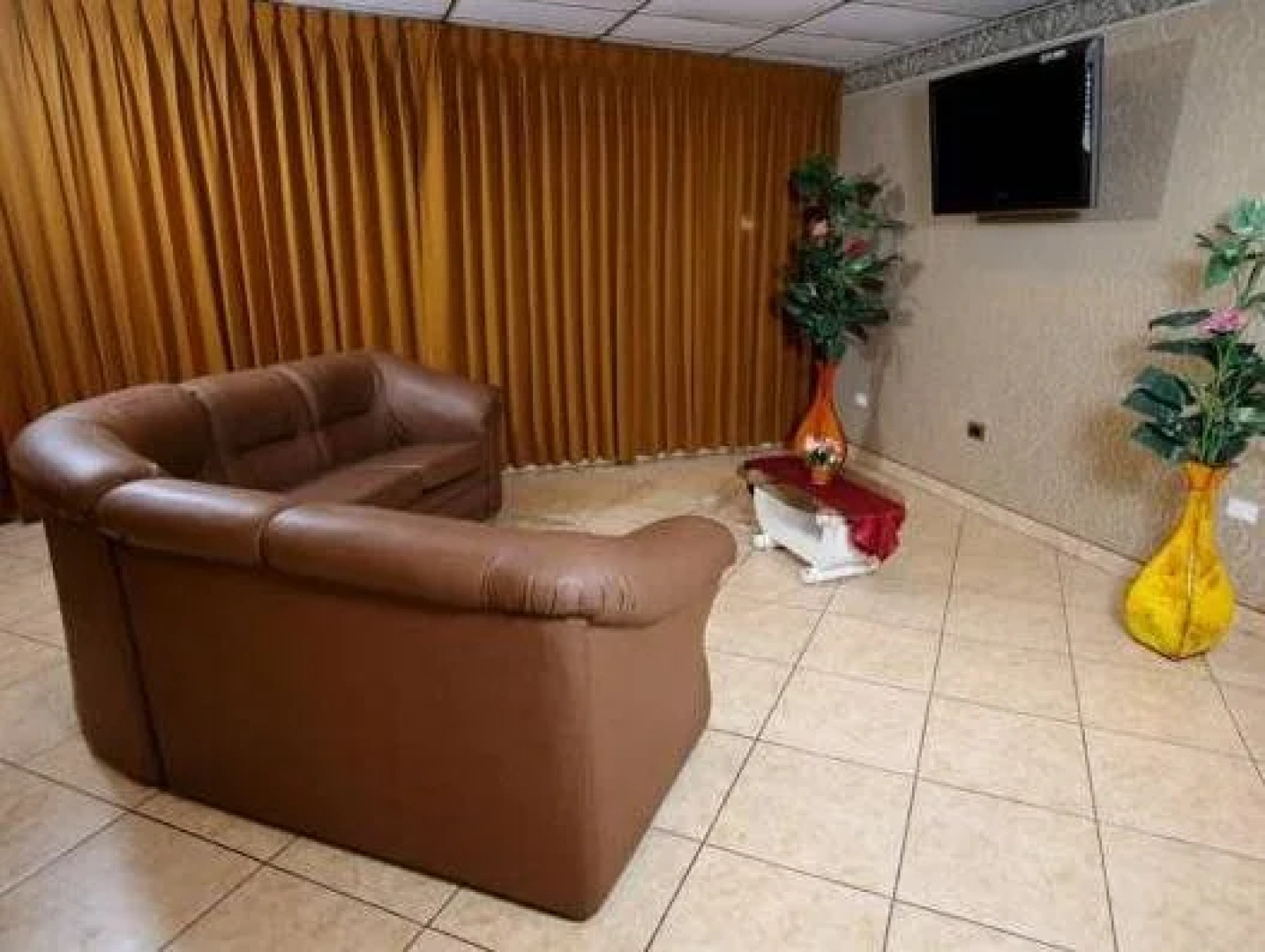 The Rokes Plaza Hotel