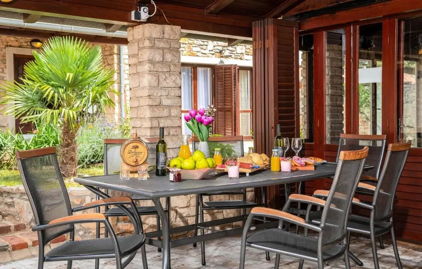 Nice Home in Sisan With Wifi and 7 Bedrooms
