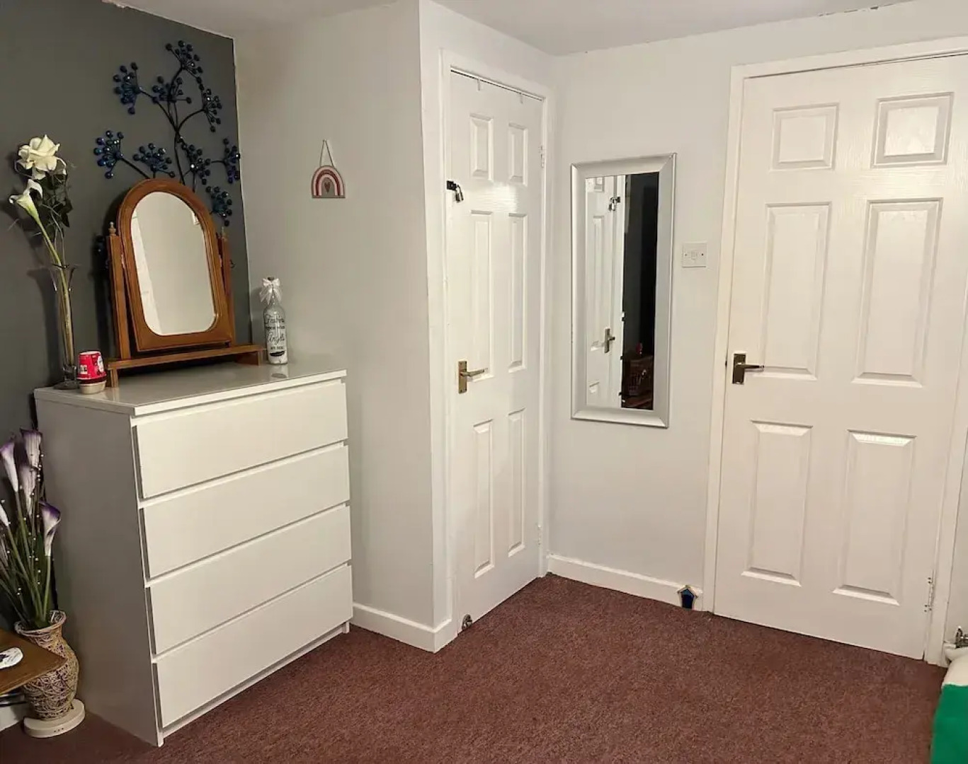 Llanidloes - Sleeps 7 - Parking - Pet Friendly