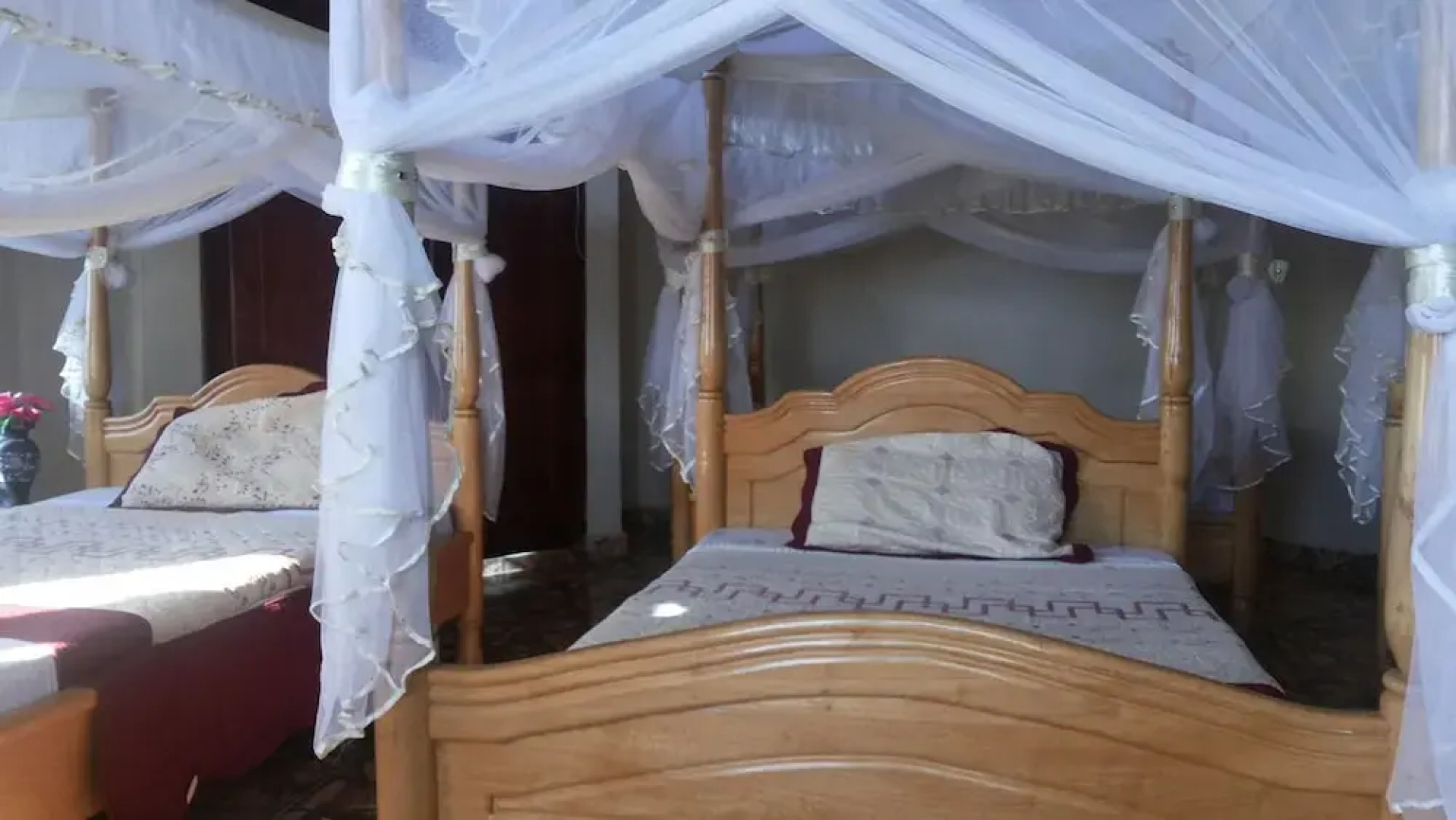 Parkside Safari Lodge