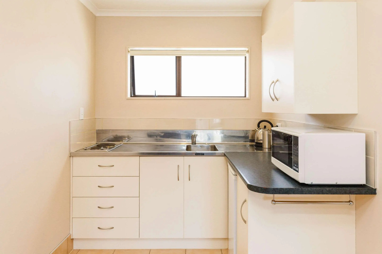 Kauri Court Motel and Apartments