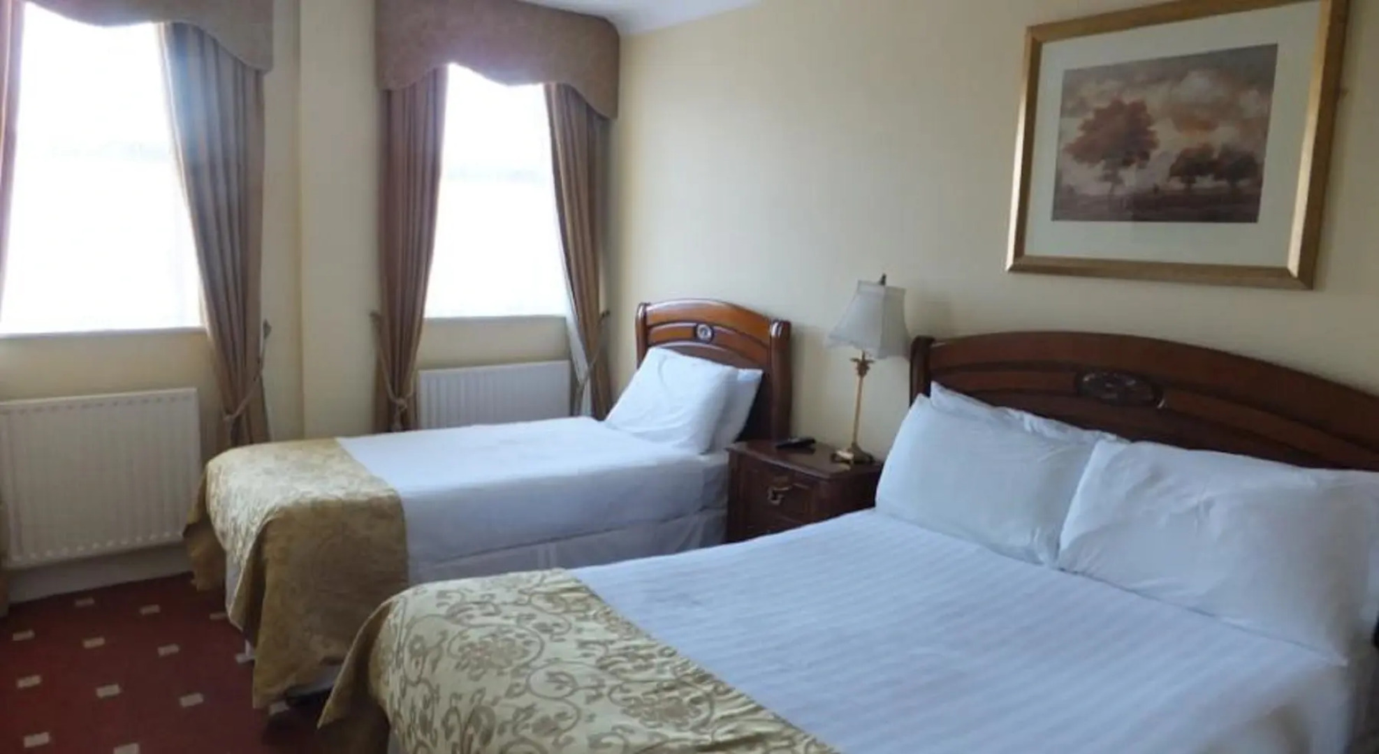 The Royal Hotel and Merrill Leisure Club