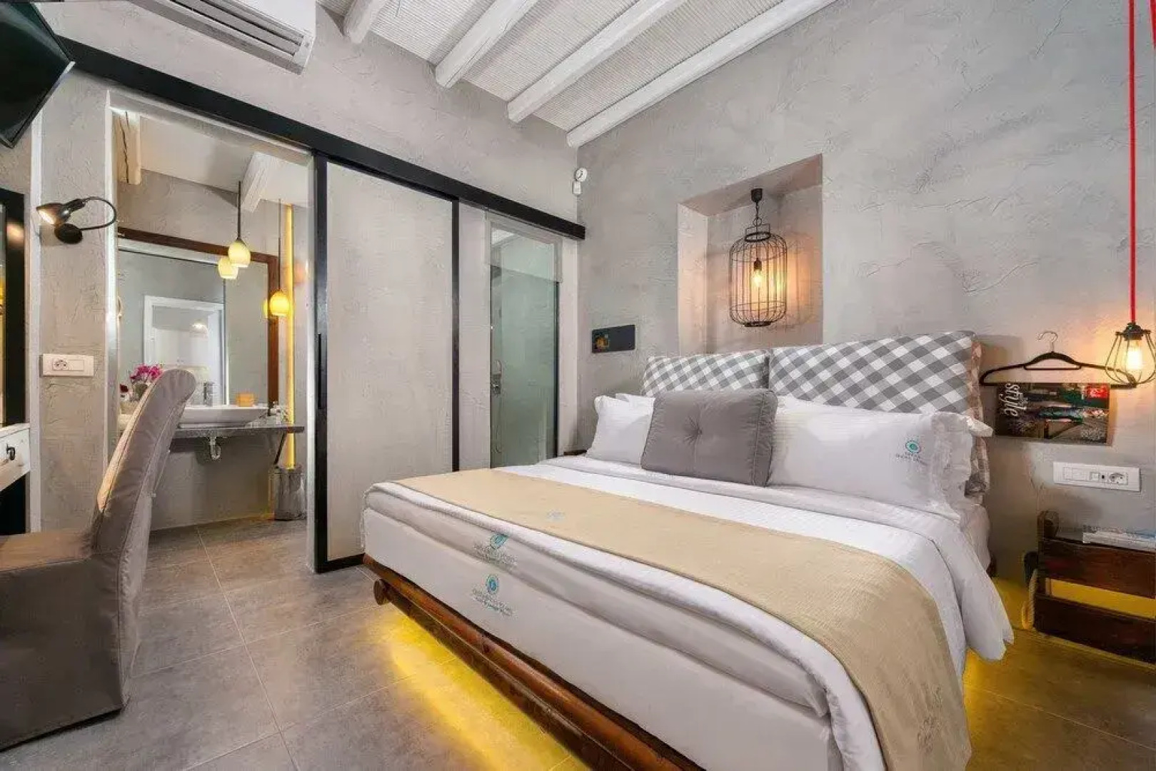 Lindos Shore Summer House with Jacuzzi And Sea View !!!