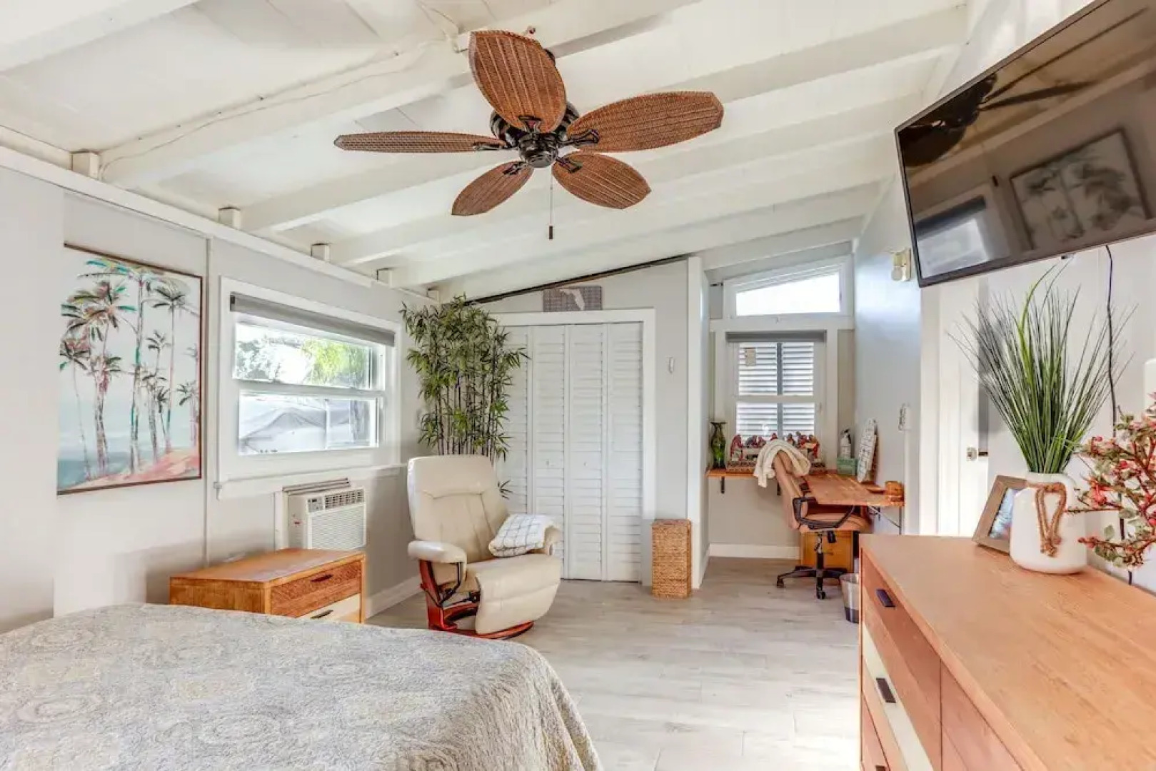 Bright Home w/ Sauna & Deck: 1 Mi to Dtwn Stuart!