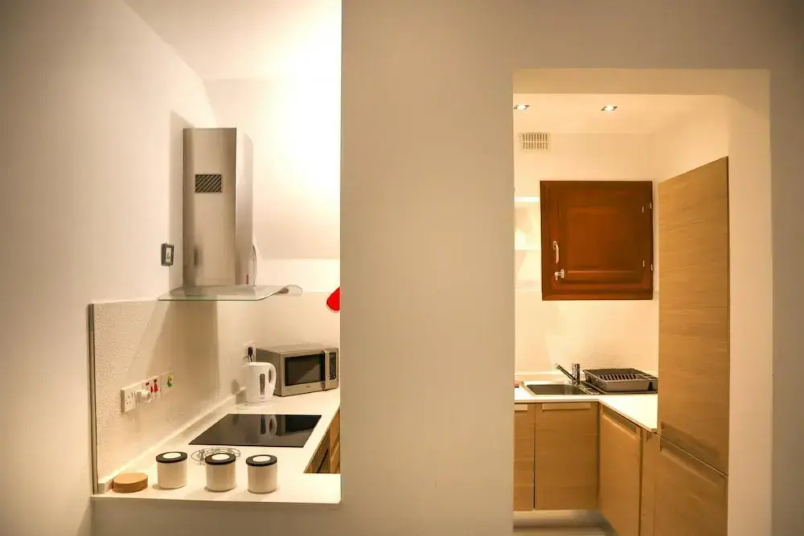 Peaceful Home With hot tub and 2 Communal Pools