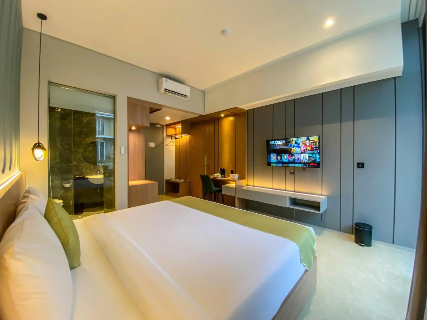 Facade Hotel by Azana
