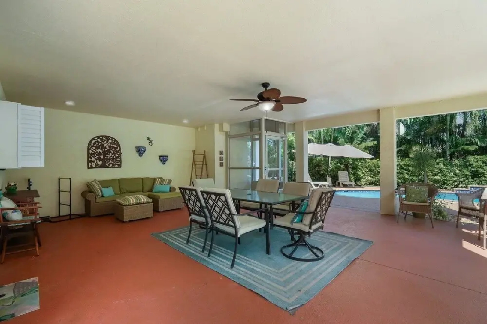 Sunkissed 3 Bedroom Townhouse by RedAwning