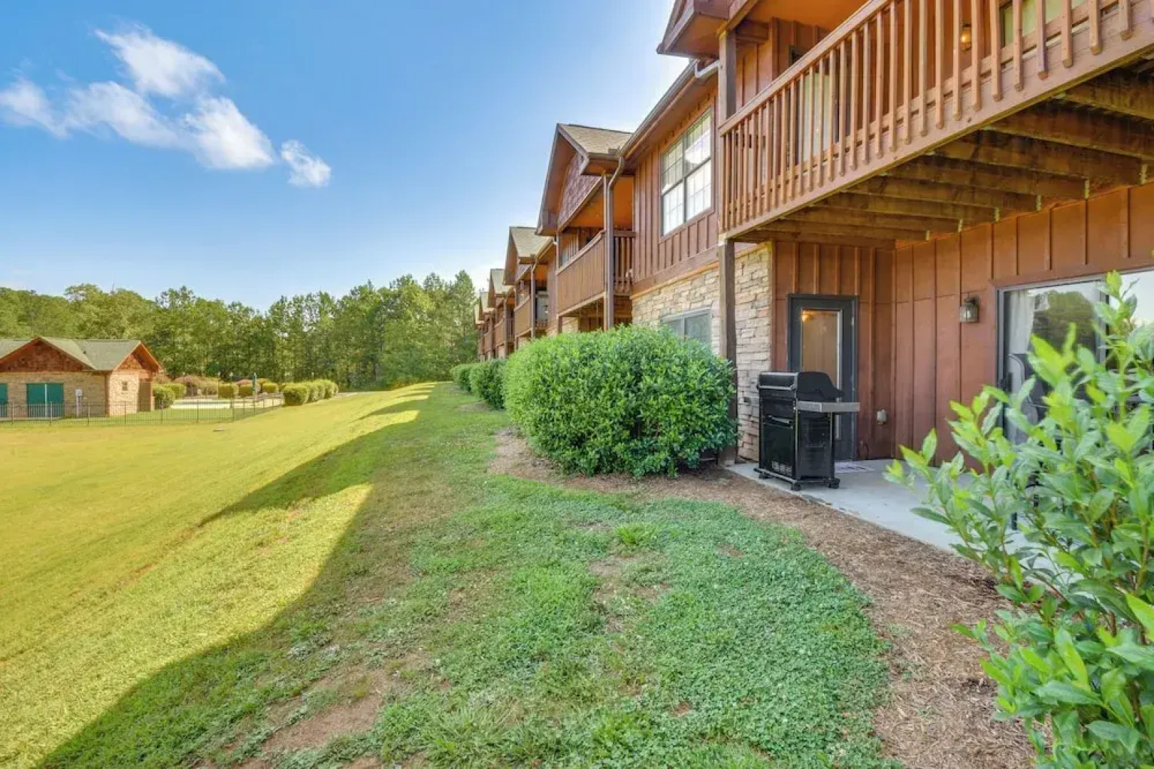 Scenic Outdoor Space: Lake Keowee Retreat!