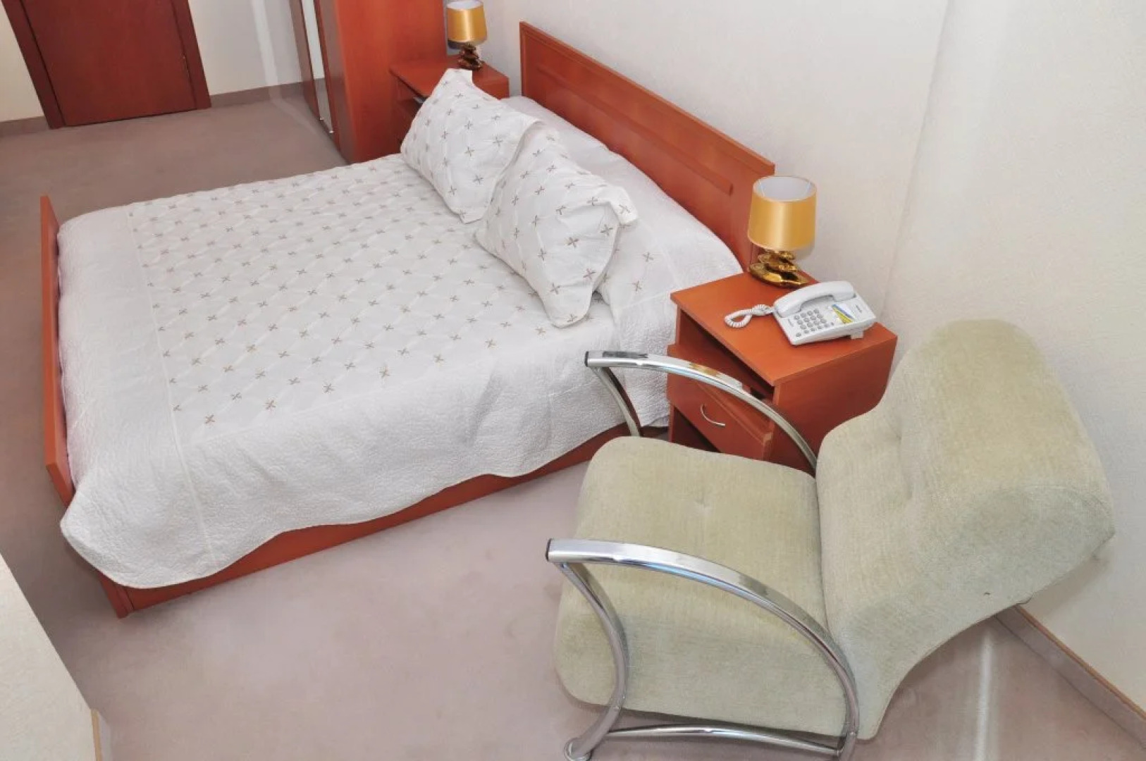 Отель «Яхт-клуб»