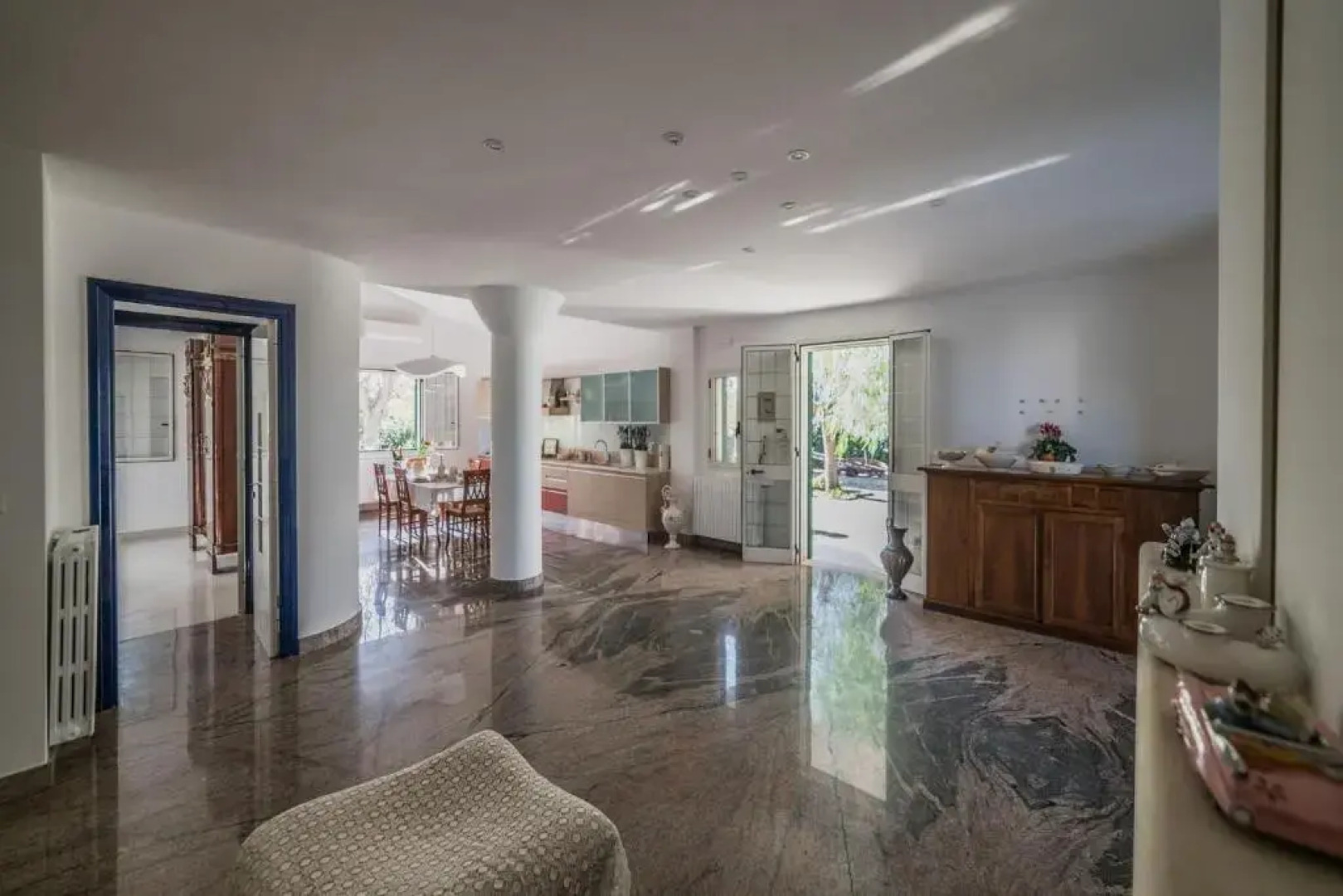 Villa con grande piscina privata e 5 camere m550