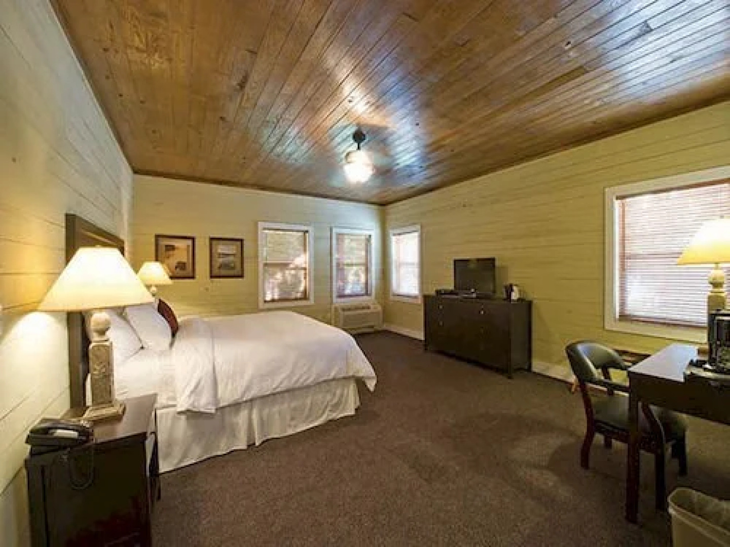 Creekside Lodge and Event Center