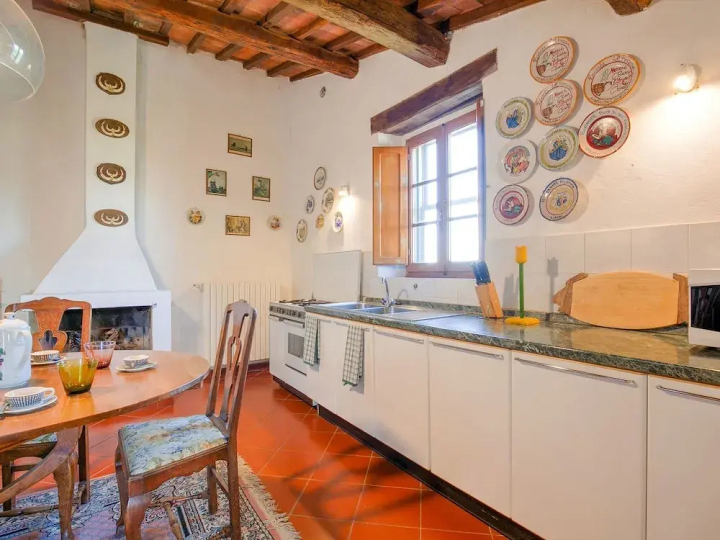 A Beautiful, Traditional Tuscan Hamlet in the Hills