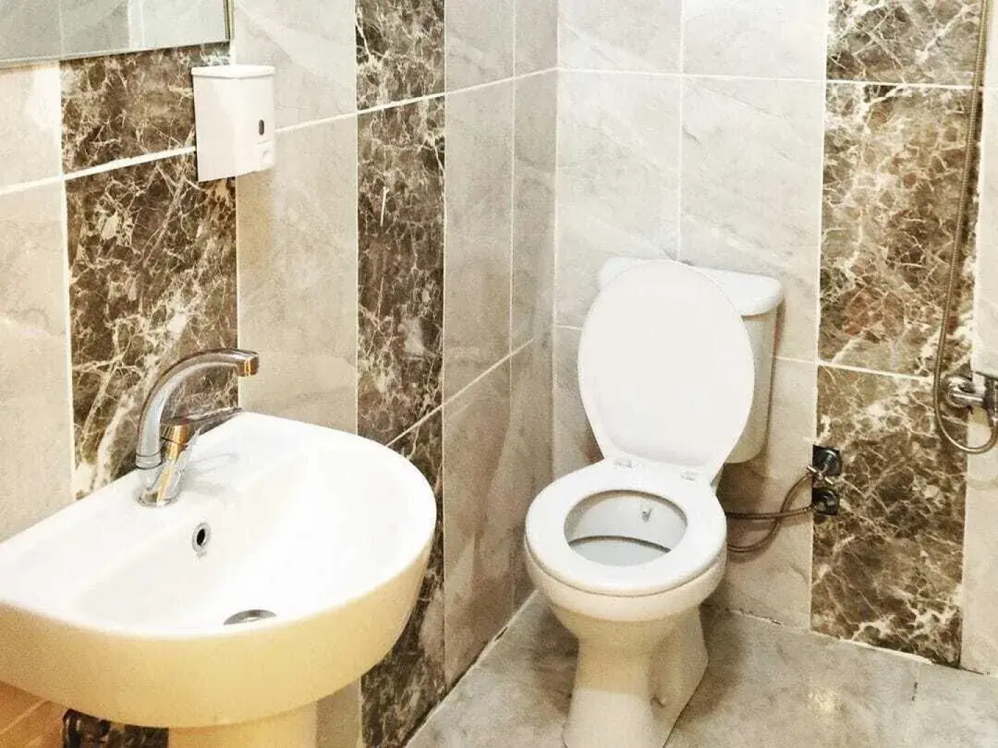 Kapuzbasi Selalesi Sahin Motel