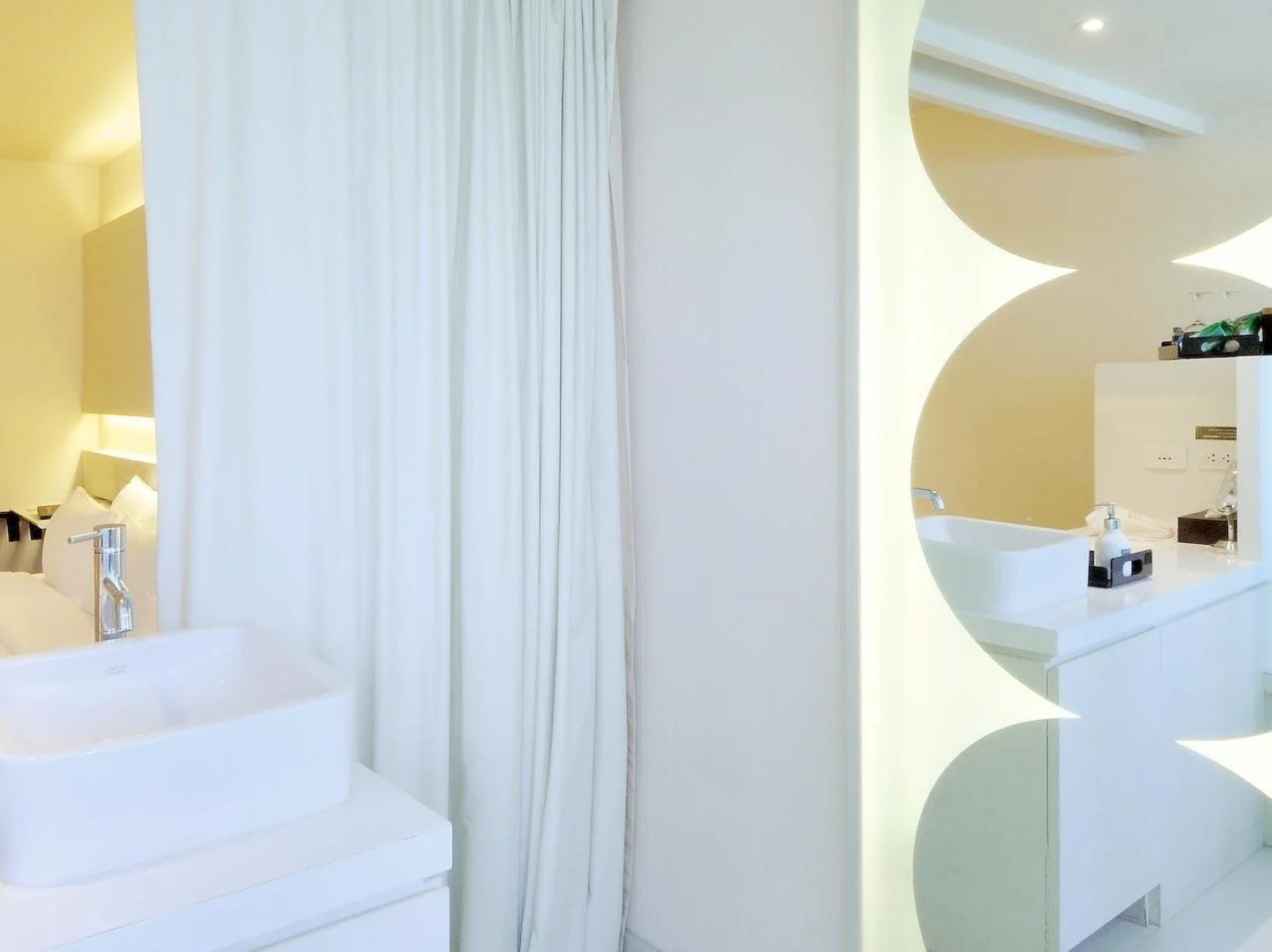 I Galleria Sukhumvit 13 (formerly D Varee Diva Hiptique)