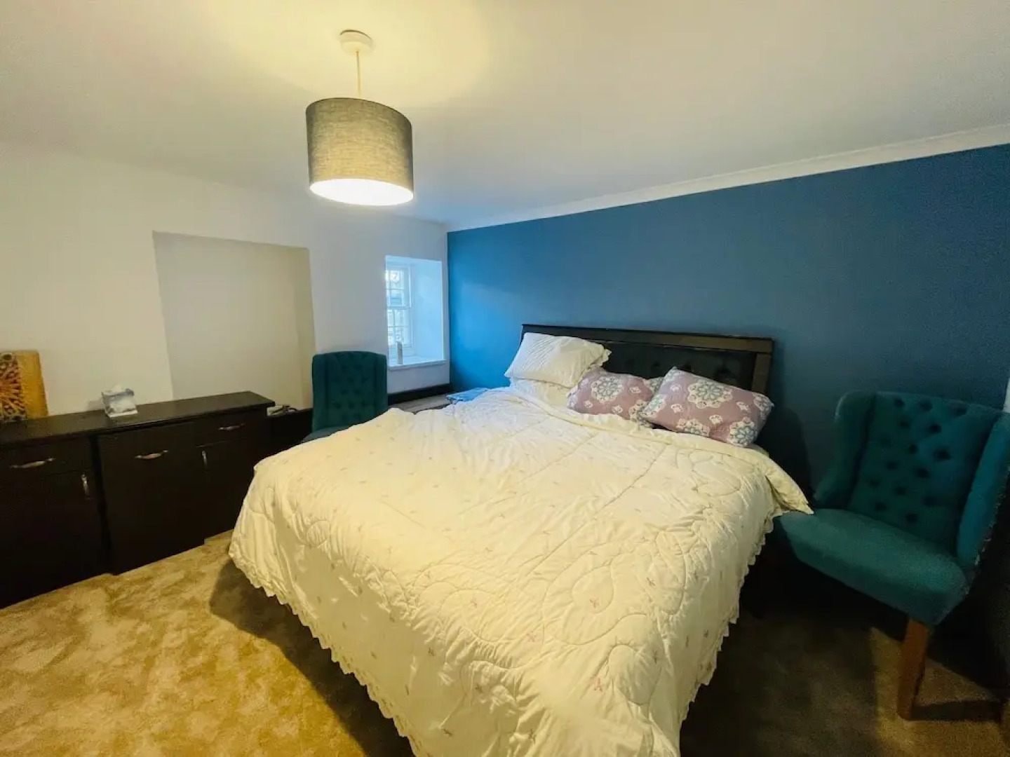 Spacious 6 Bedroom Retreat in Milford Haven