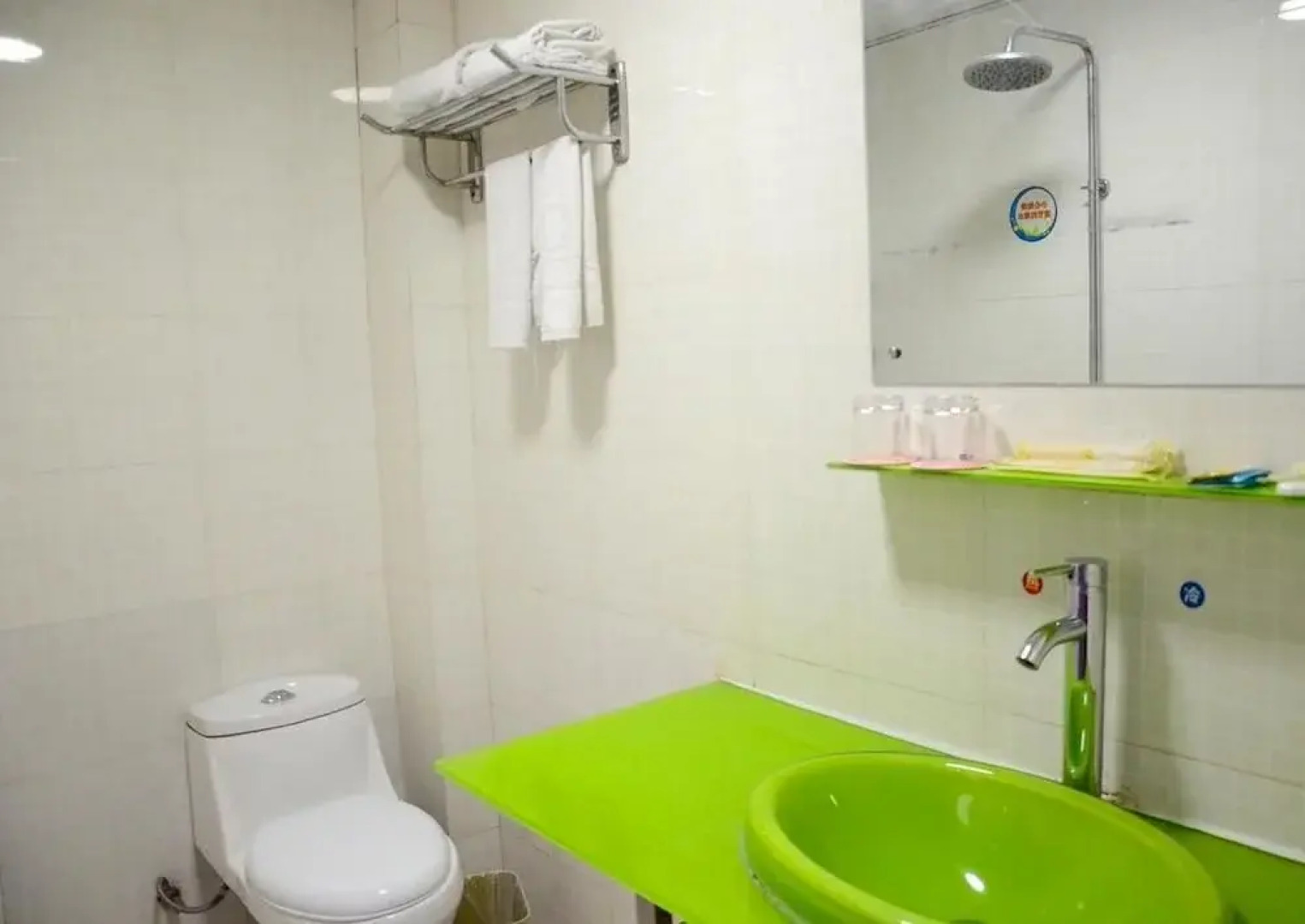 Shiyan Spring Fashion Hotel