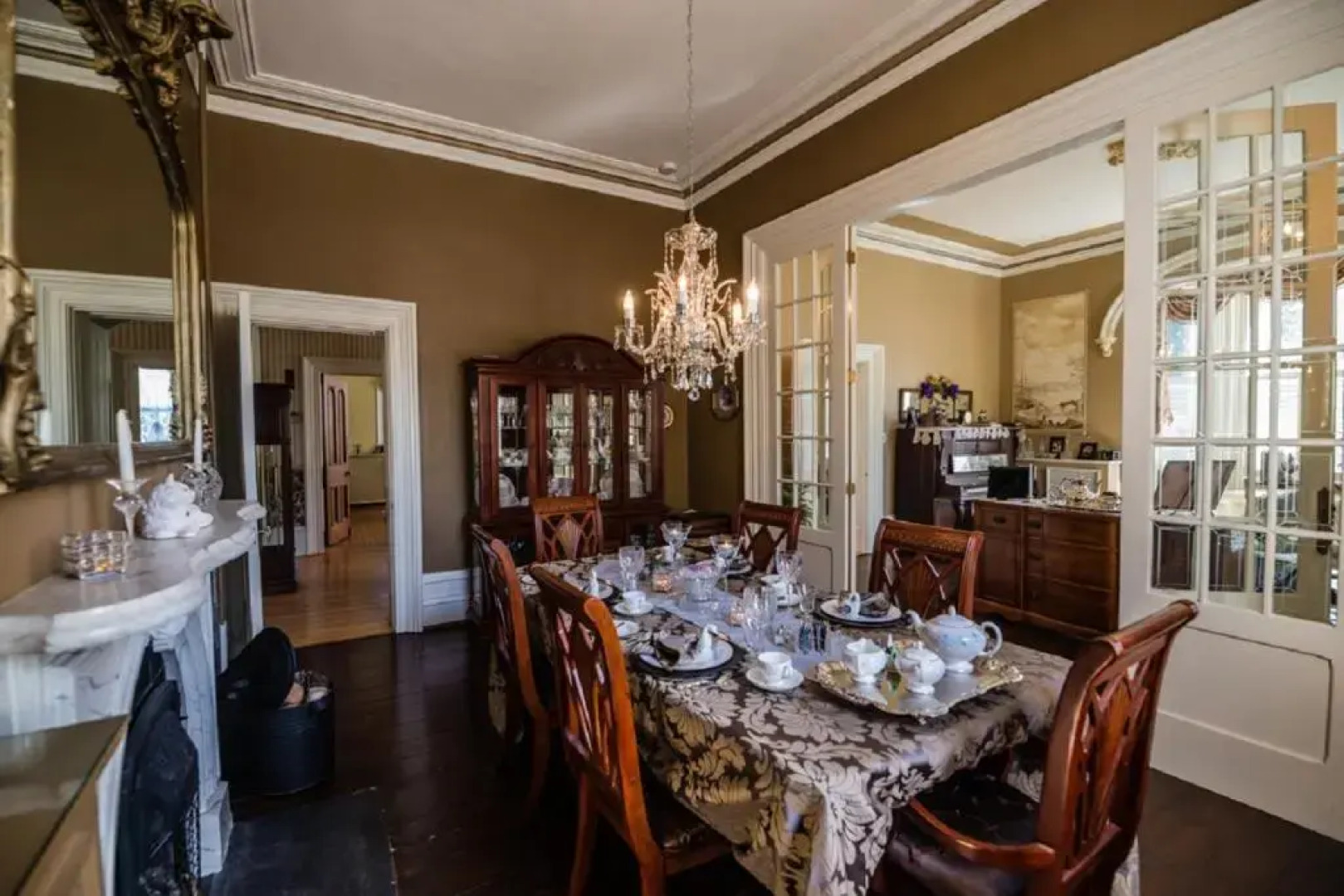 Hughson Hall Bed & Breakfast