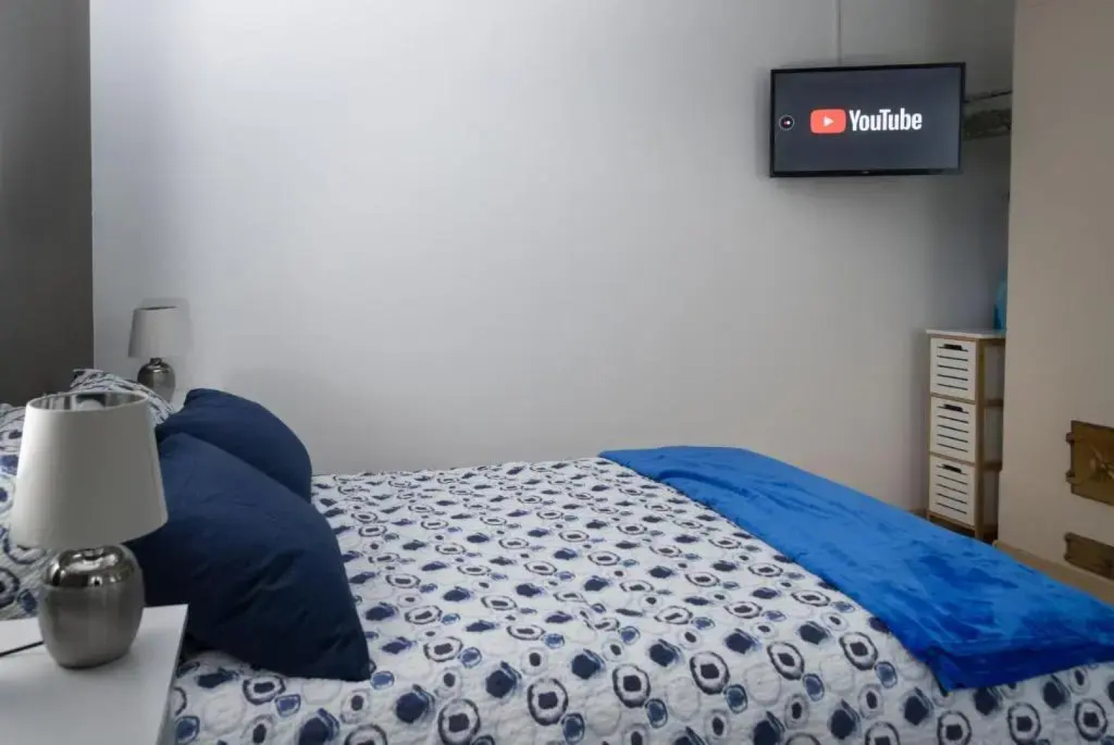 Comfortable Bed, 10 min walk to center