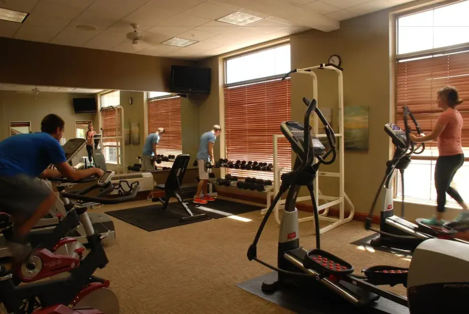 The Plaza Hotel & Suites Winona