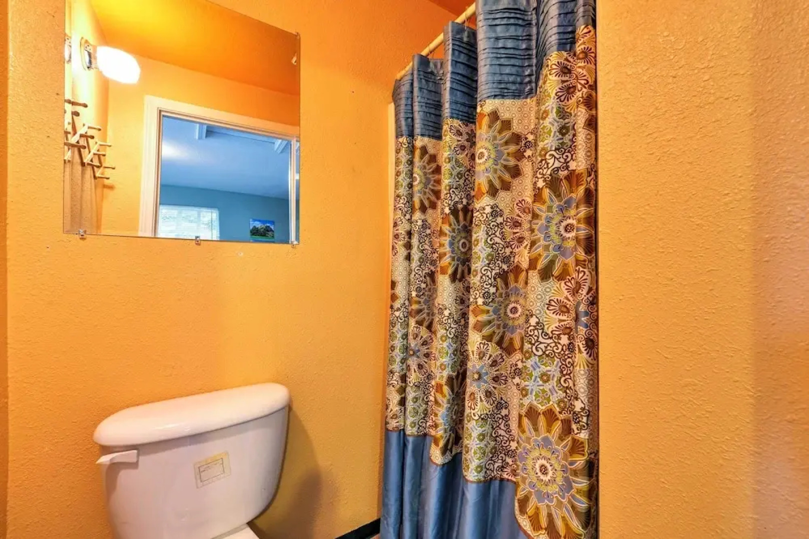 Seward Studio w/ Deck, Outdoor Dining & Mtn Views!