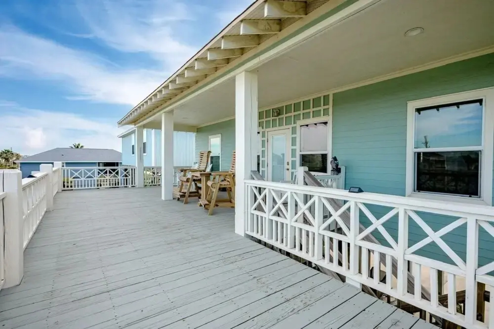 The Beach House 3 Bedroom Home by RedAwning