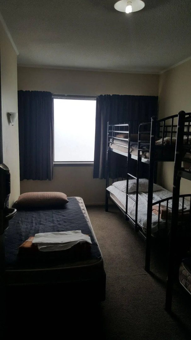 Kiwi Airport Backpackers