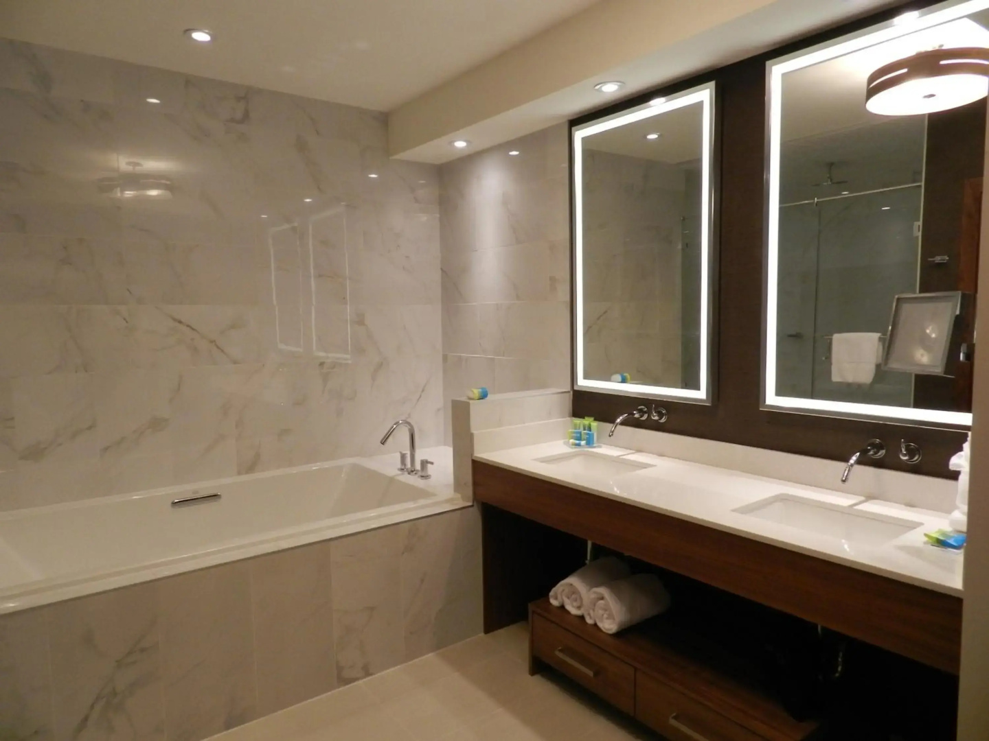 Radisson Hotel & Conference Centre Calgary Airport